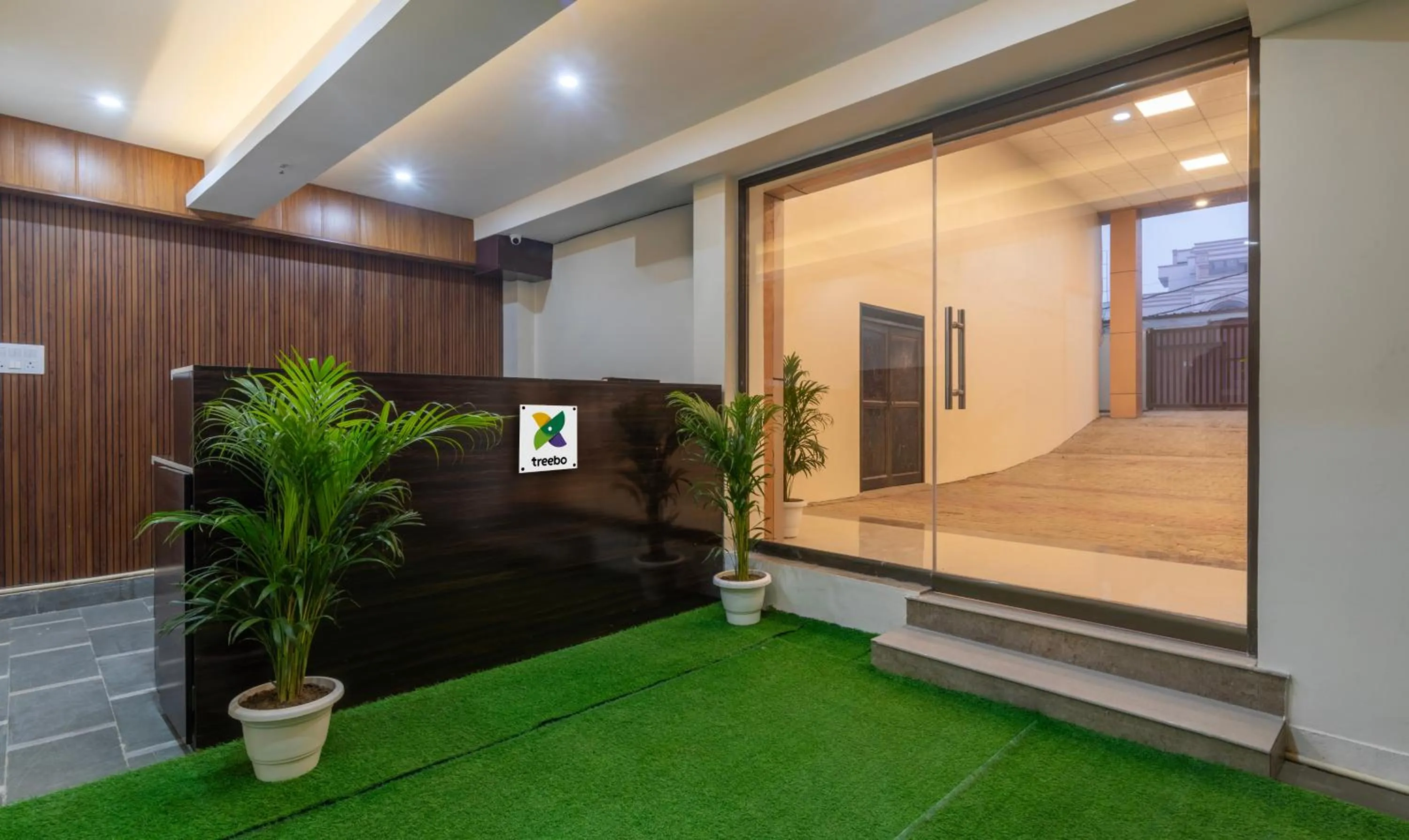 Lobby or reception in Treebo Golden Kashi