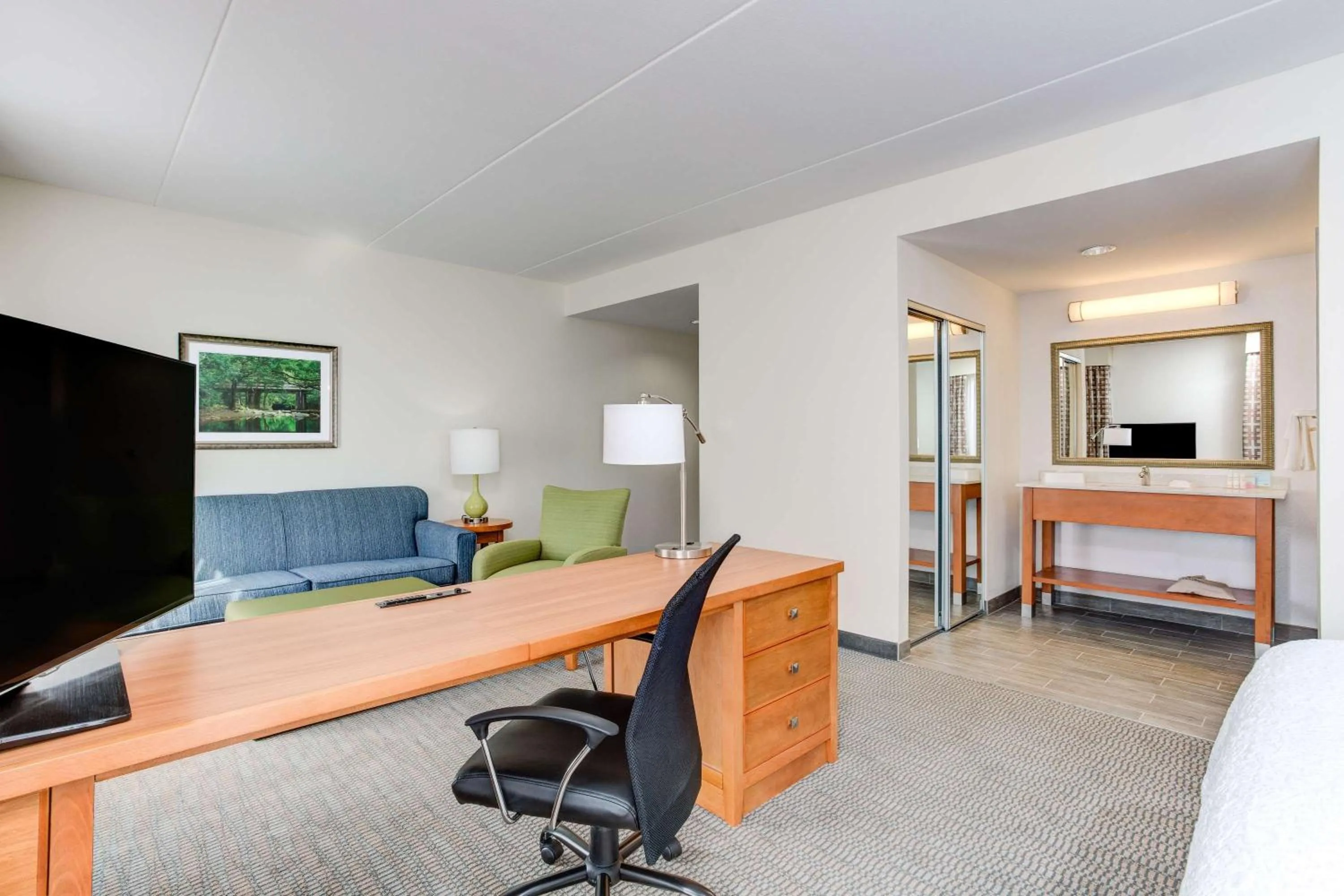 Living room in Hampton Inn & Suites Manchester, TN