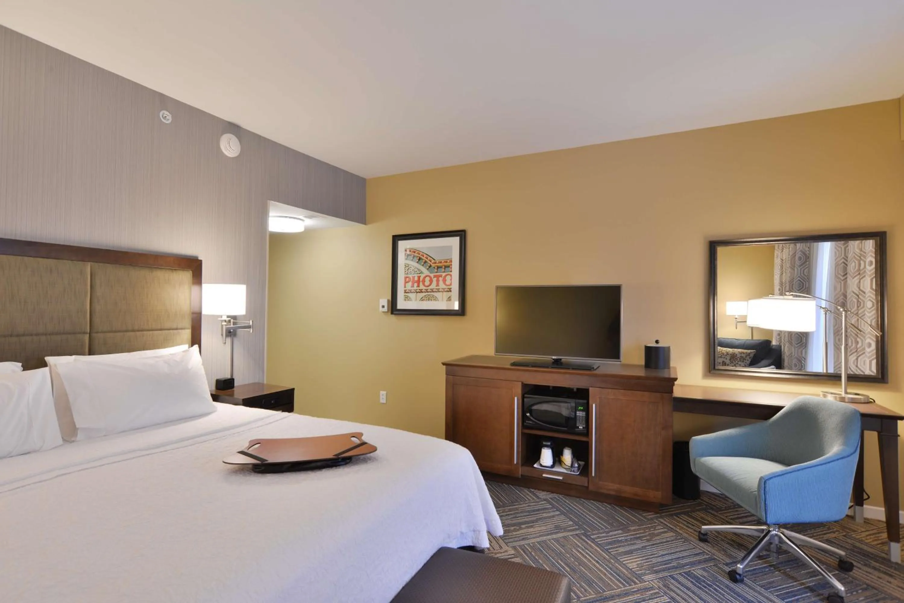 Communal lounge/ TV room, Bed in Hampton Inn & Suites Chippewa Falls