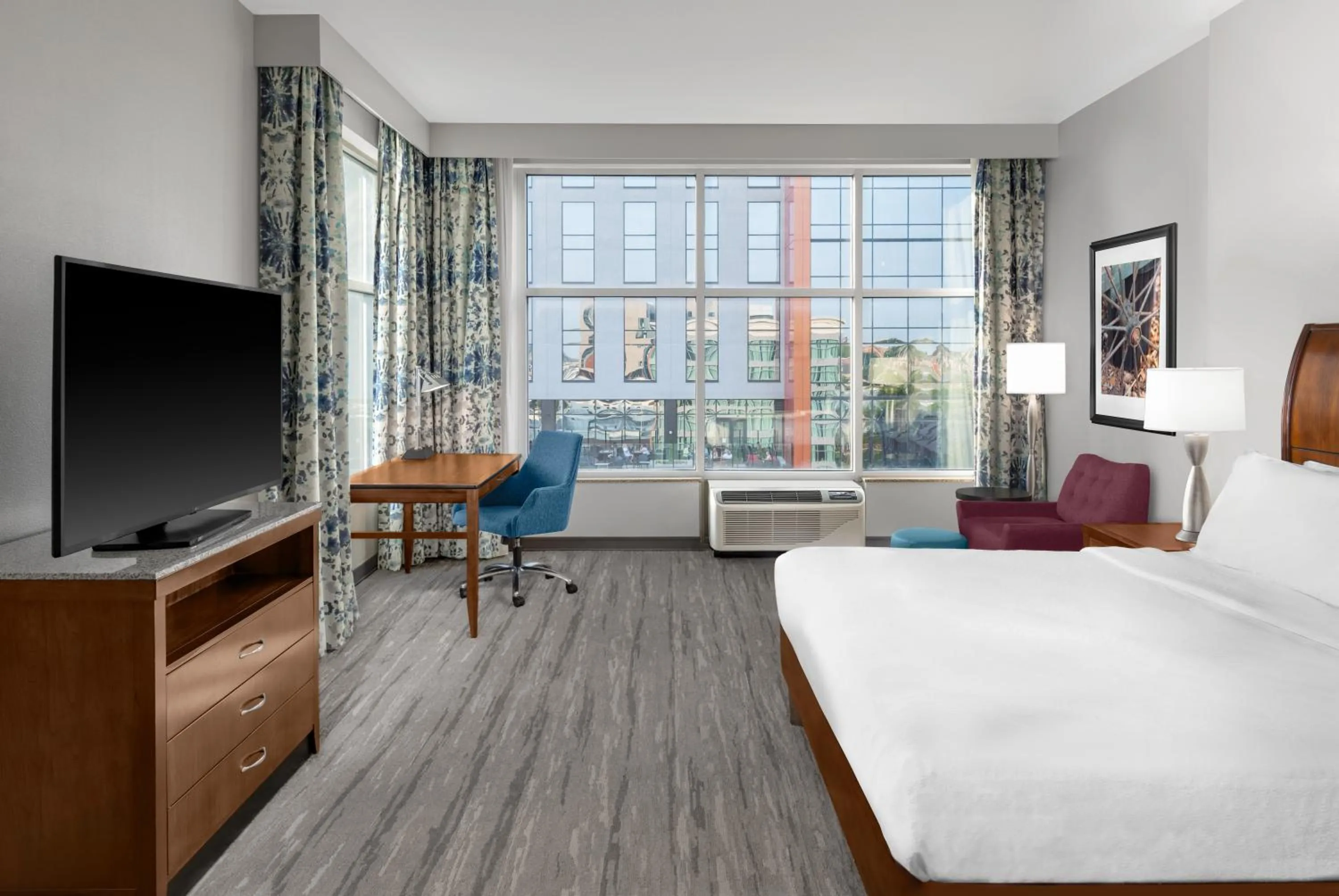 Bedroom, Bed in Hilton Garden Inn Nashville Downtown Convention Center