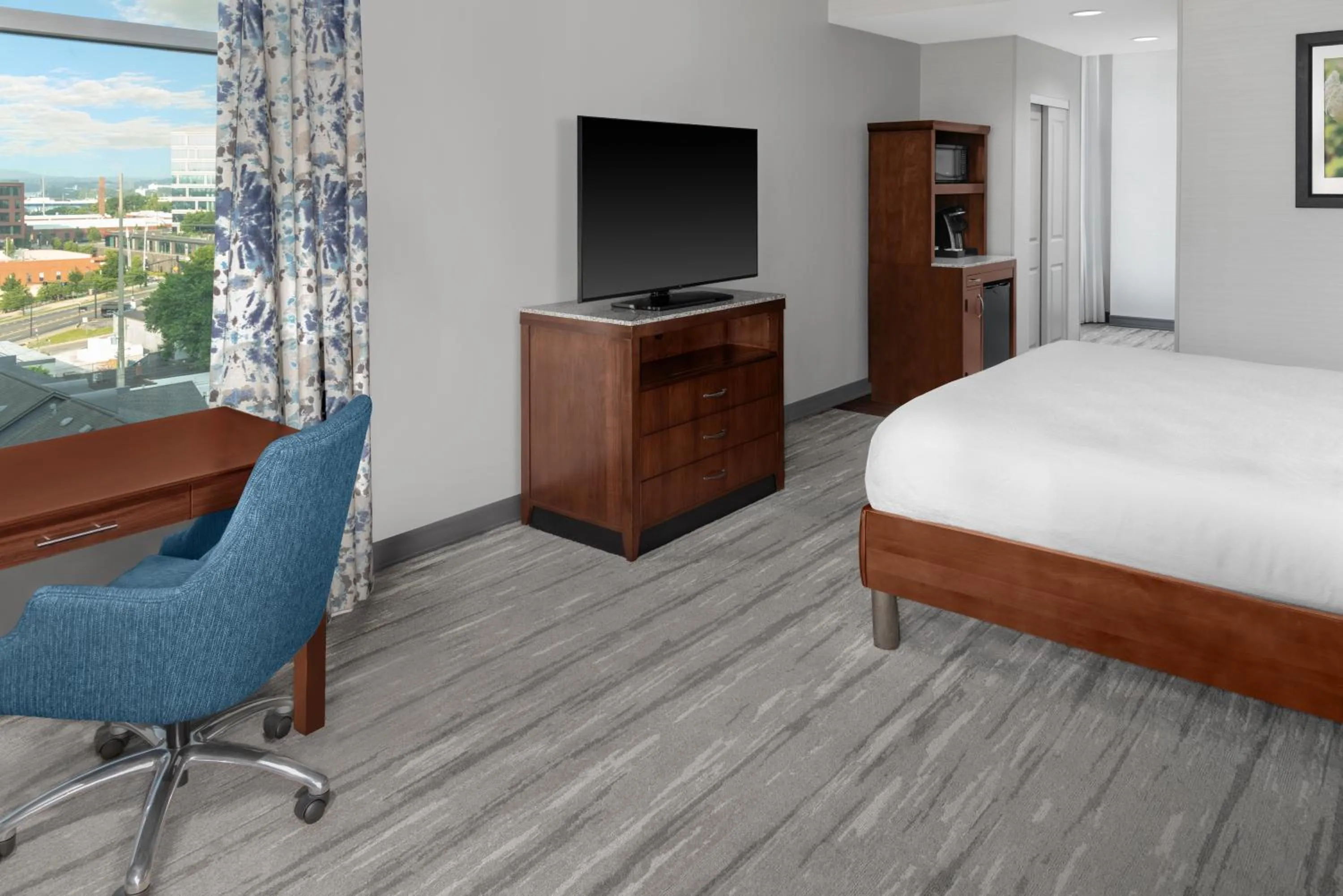 Bed in Hilton Garden Inn Nashville Downtown Convention Center