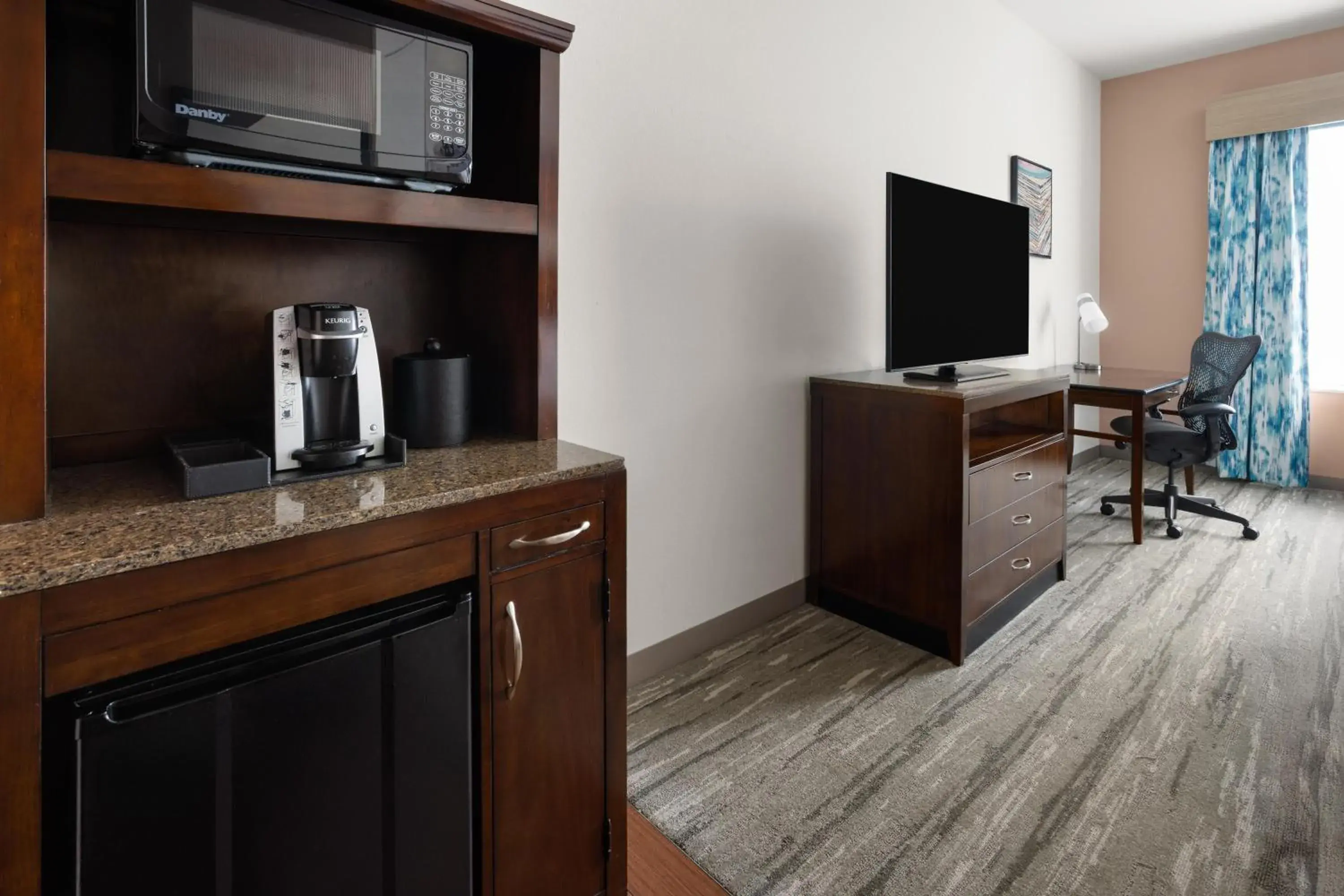 Bedroom in Hilton Garden Inn Memphis/Wolfchase Galleria Bedroom in Hilton Garden Inn Memphis/Wolfchase Galleria