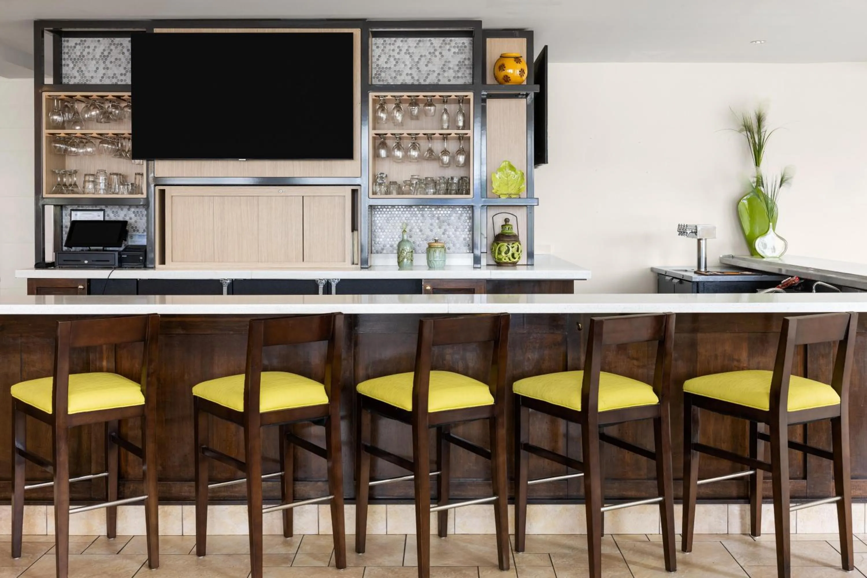 Lounge or bar in Hilton Garden Inn Memphis/Wolfchase Galleria