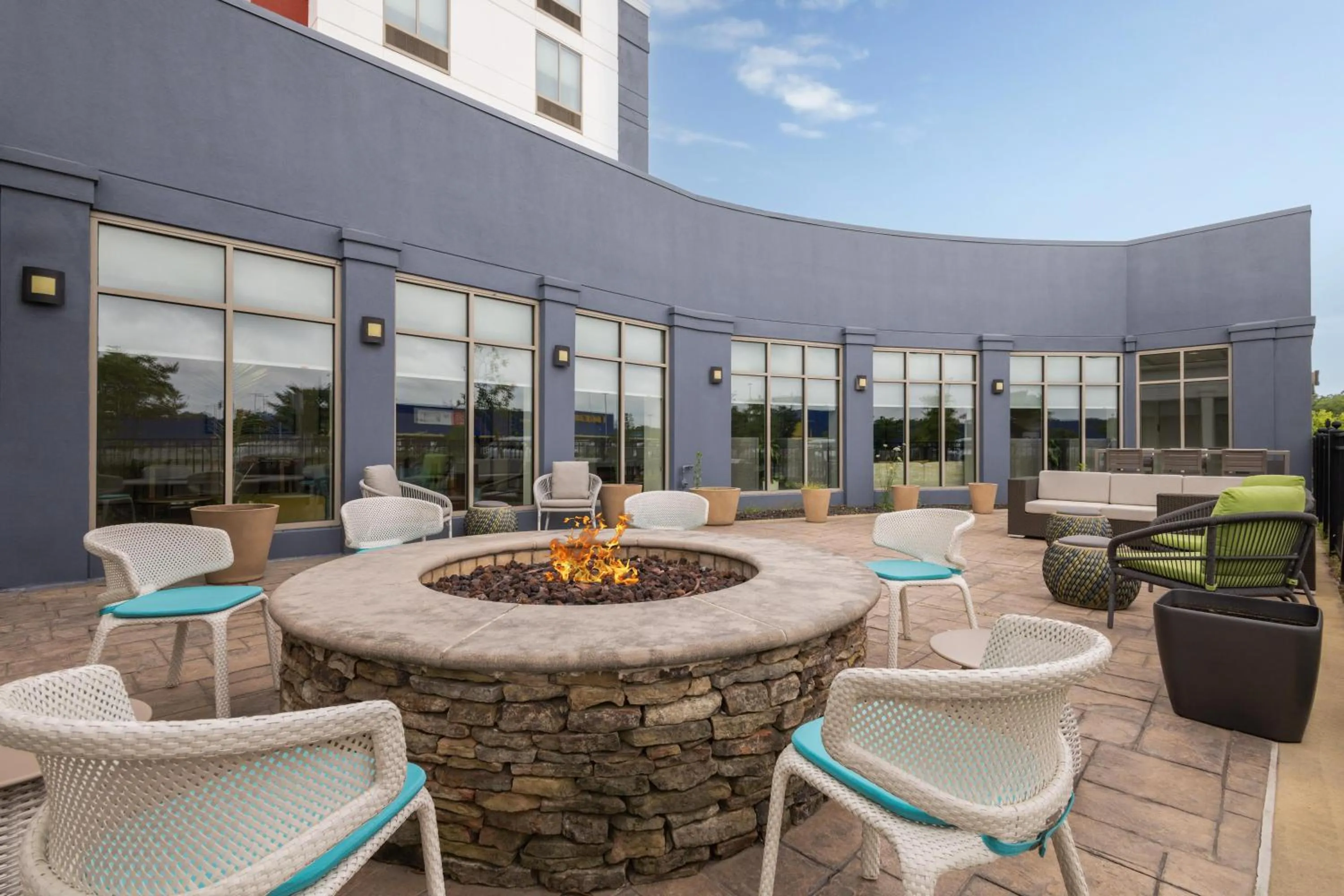 Patio in Hilton Garden Inn Memphis/Wolfchase Galleria
