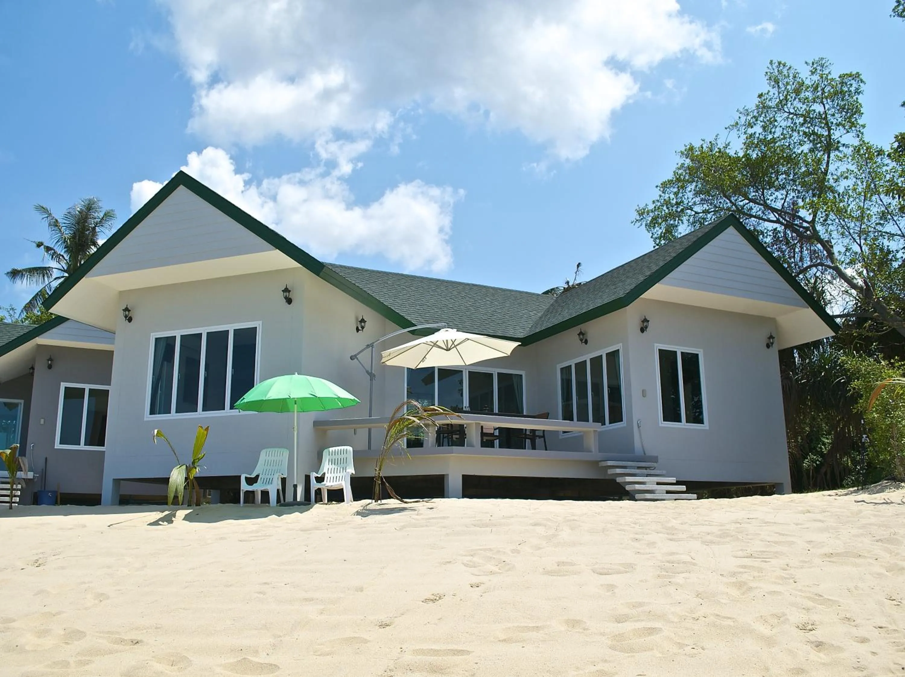 Property building in The Moonrakers