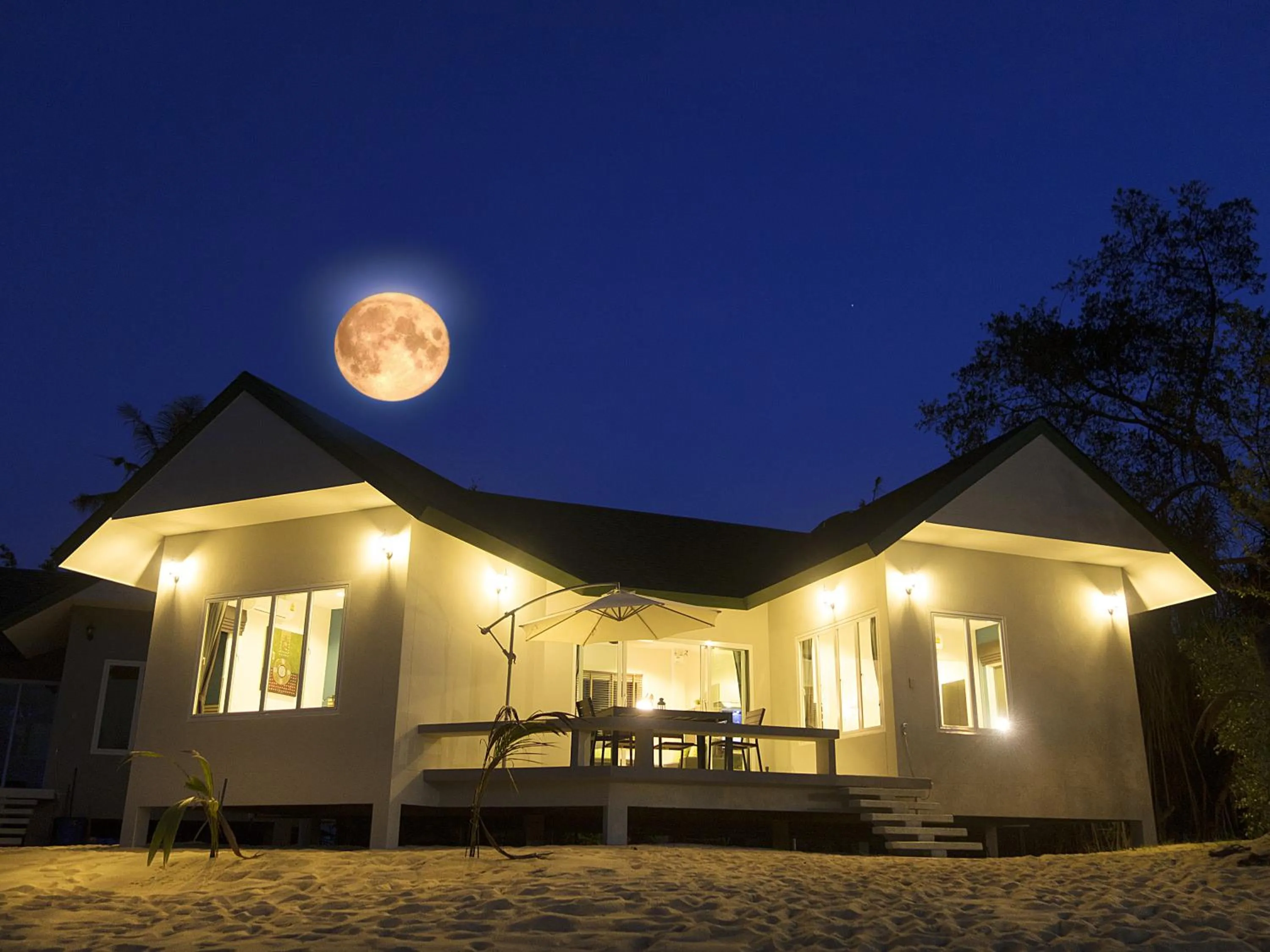 Property building in The Moonrakers