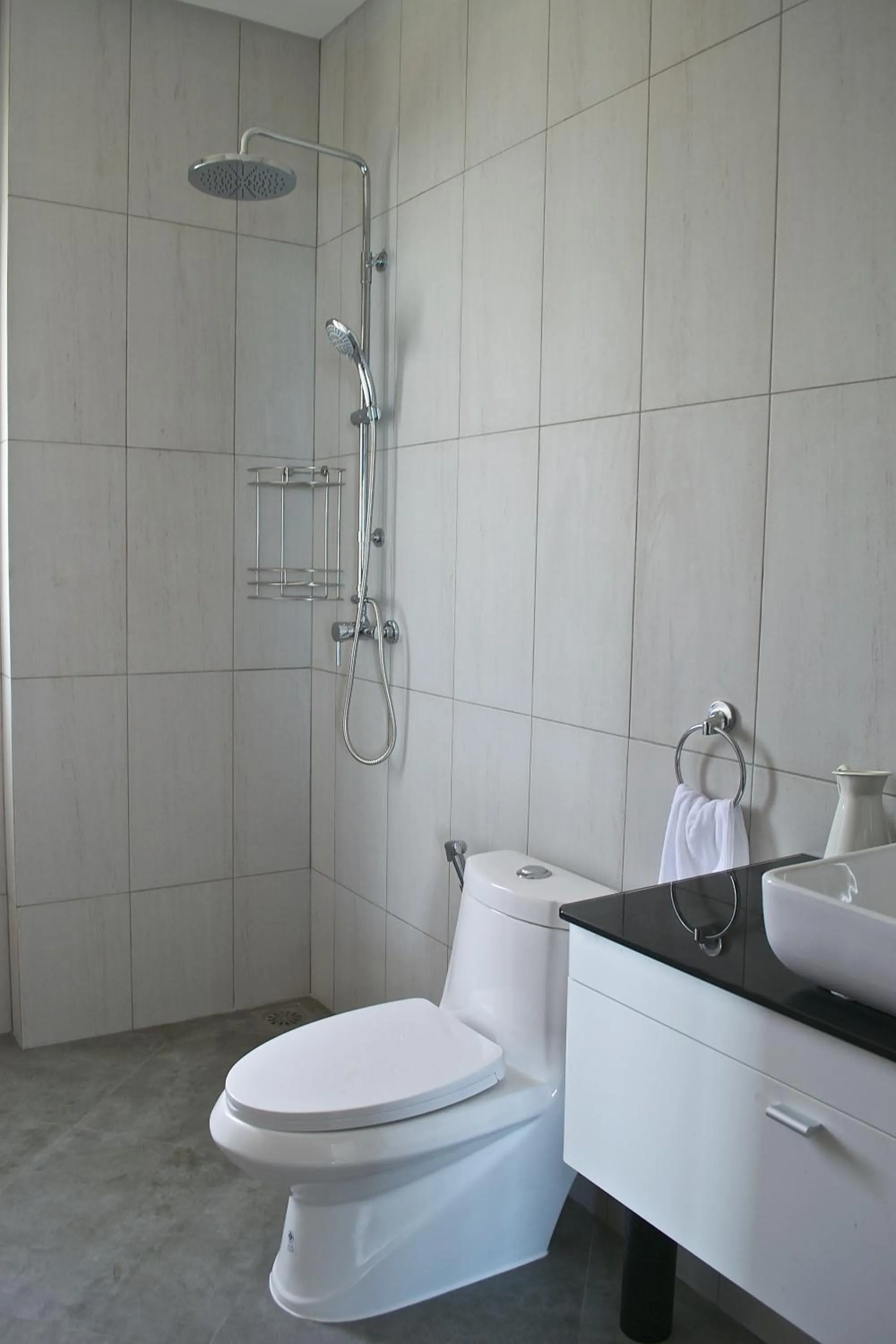 Bathroom in The Moonrakers