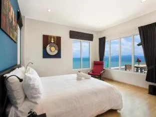 Bed in The Moonrakers