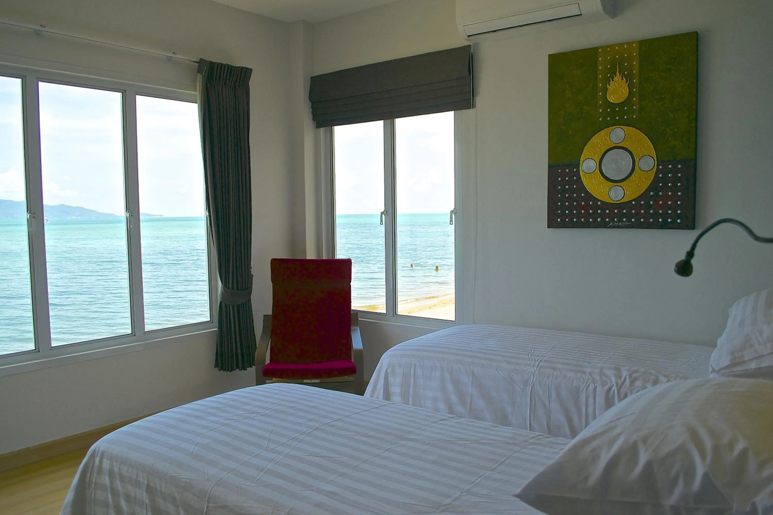 Bedroom, Bed in The Moonrakers