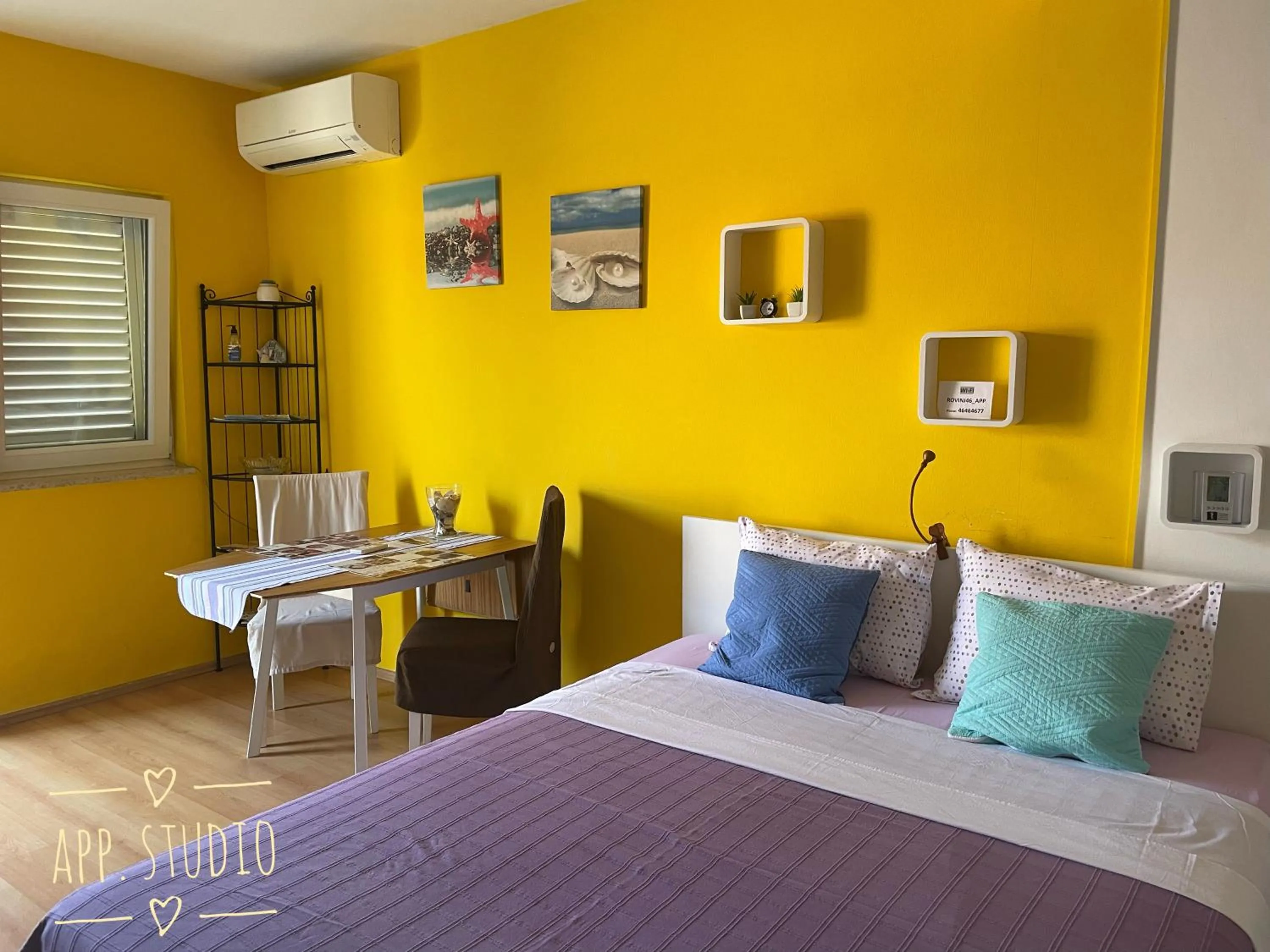 Living room, Bed in Apartments Mery