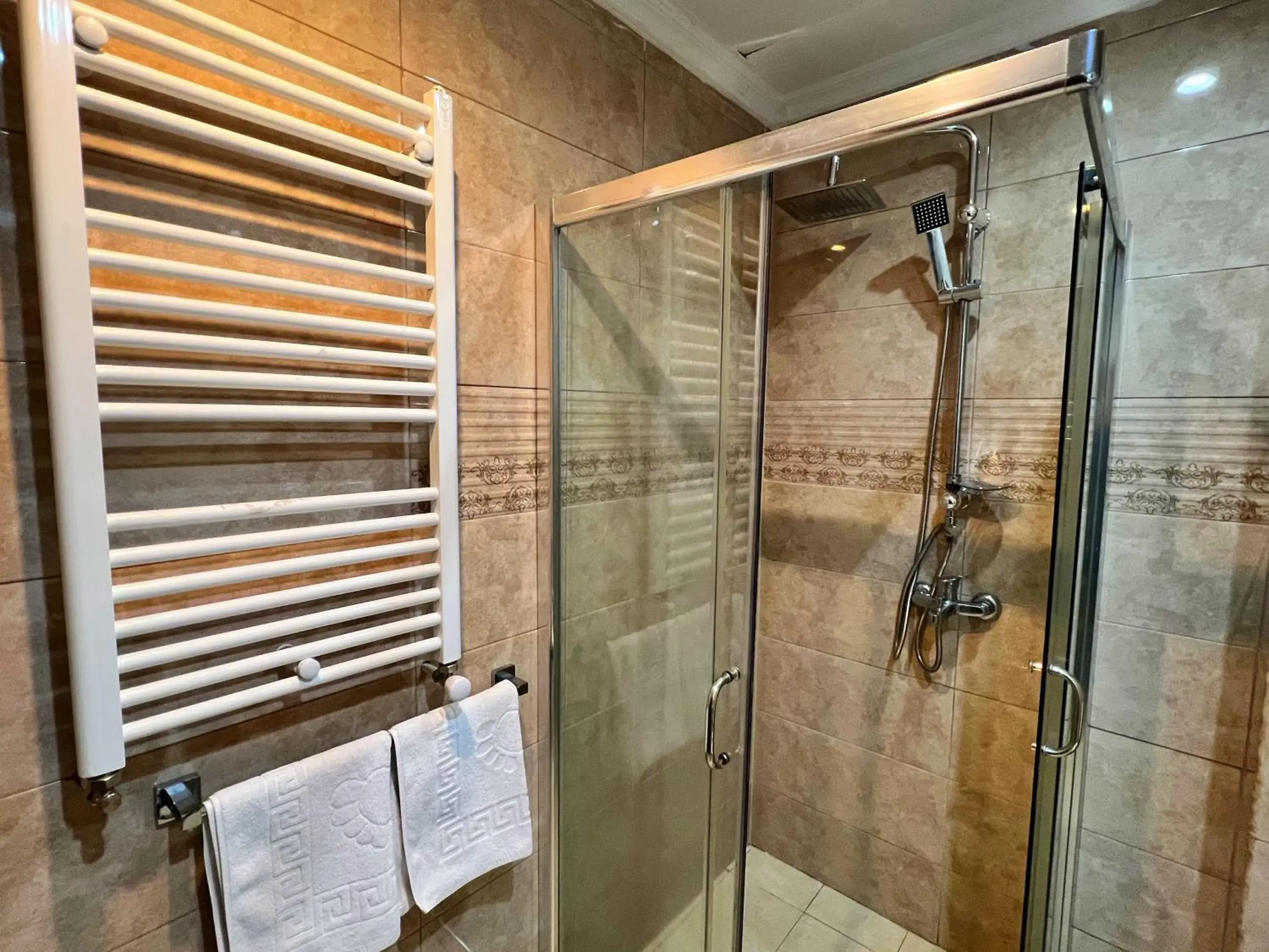 Standard Double or Twin Room with Balcony in Travel Inn Bakuriani Standard Double or Twin Room with Balcony in Travel Inn Bakuriani