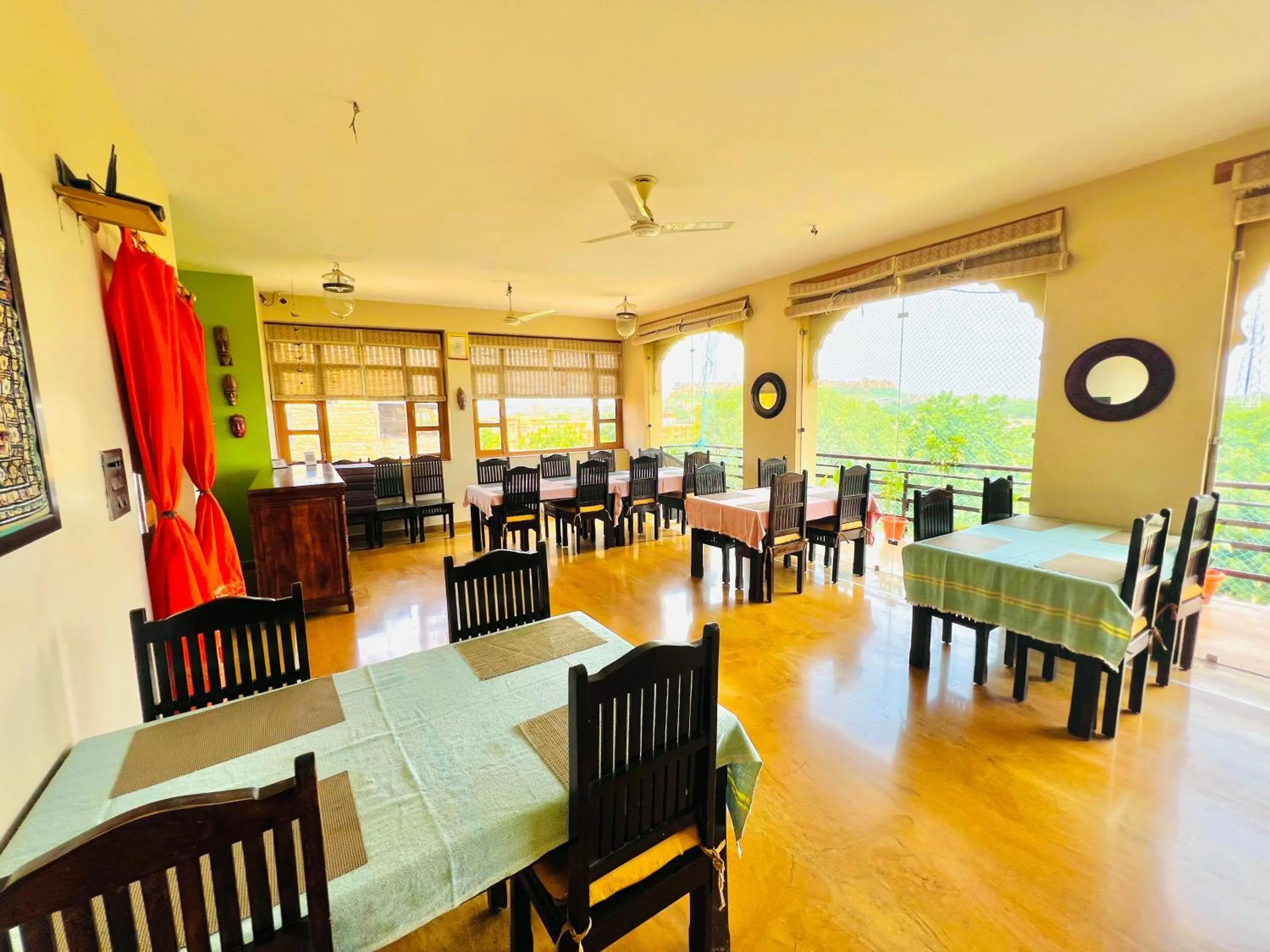 Restaurant/places to eat in Hotel Jaisan Haveli