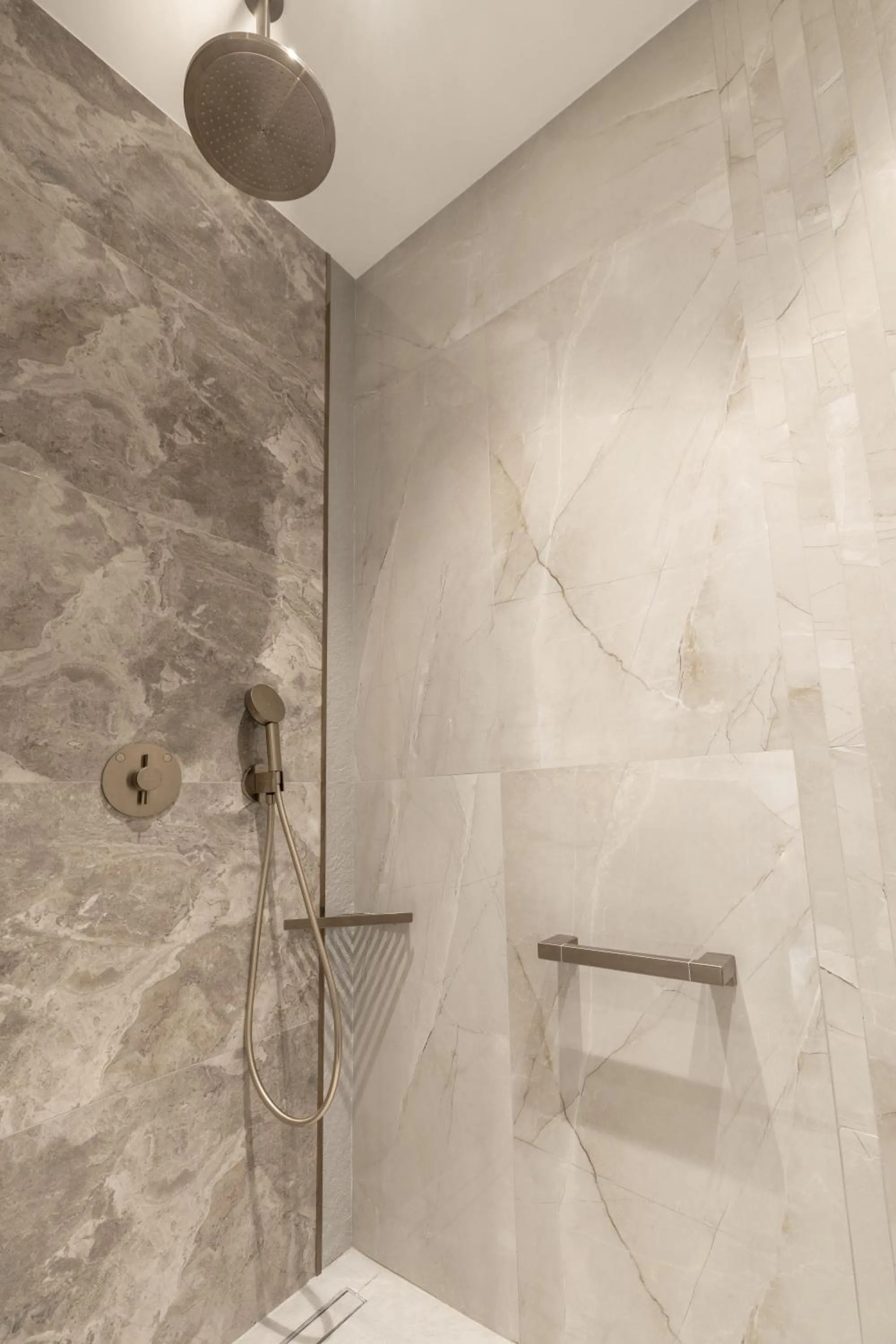Shower in Maison Riviera