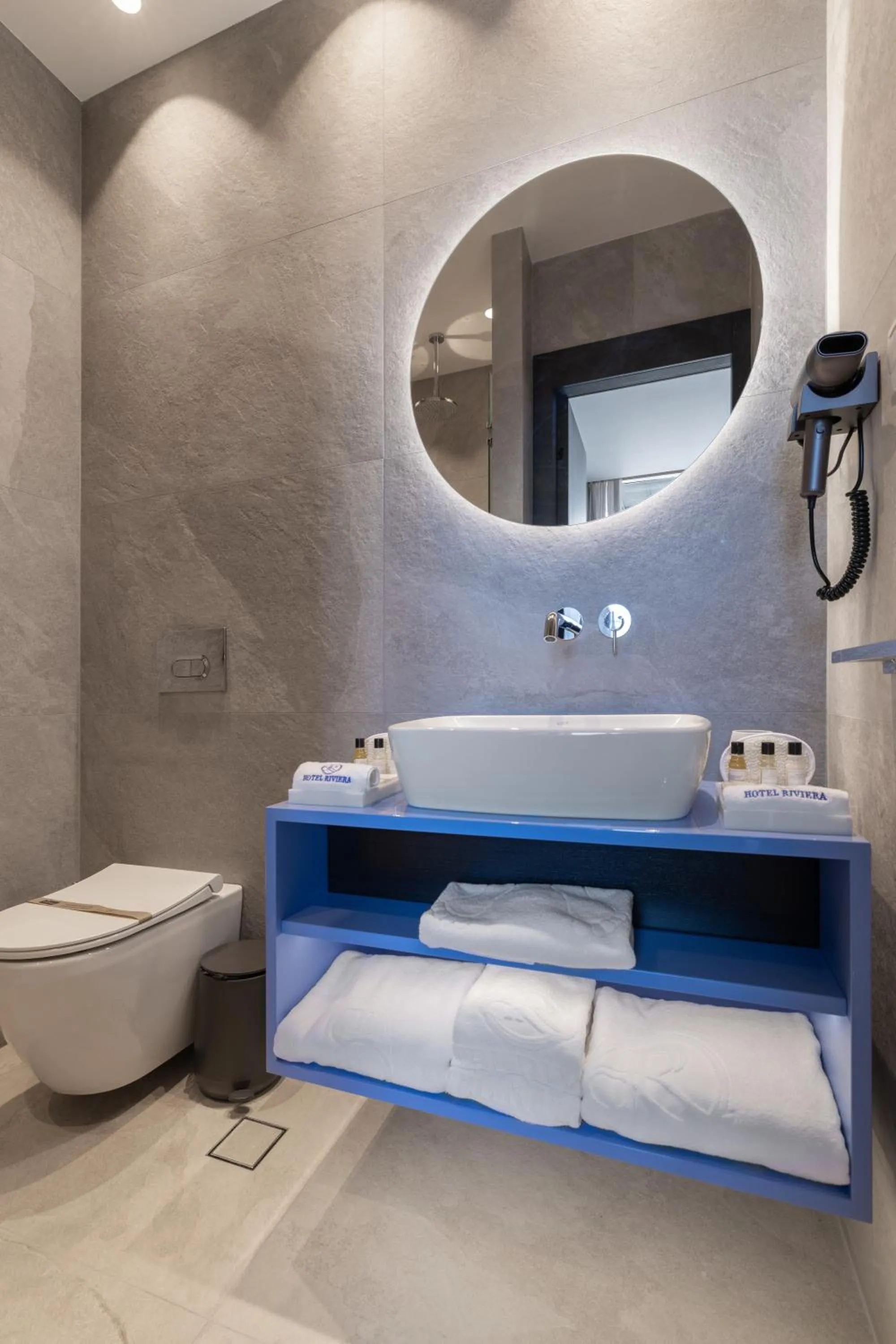 Toilet in Maison Riviera