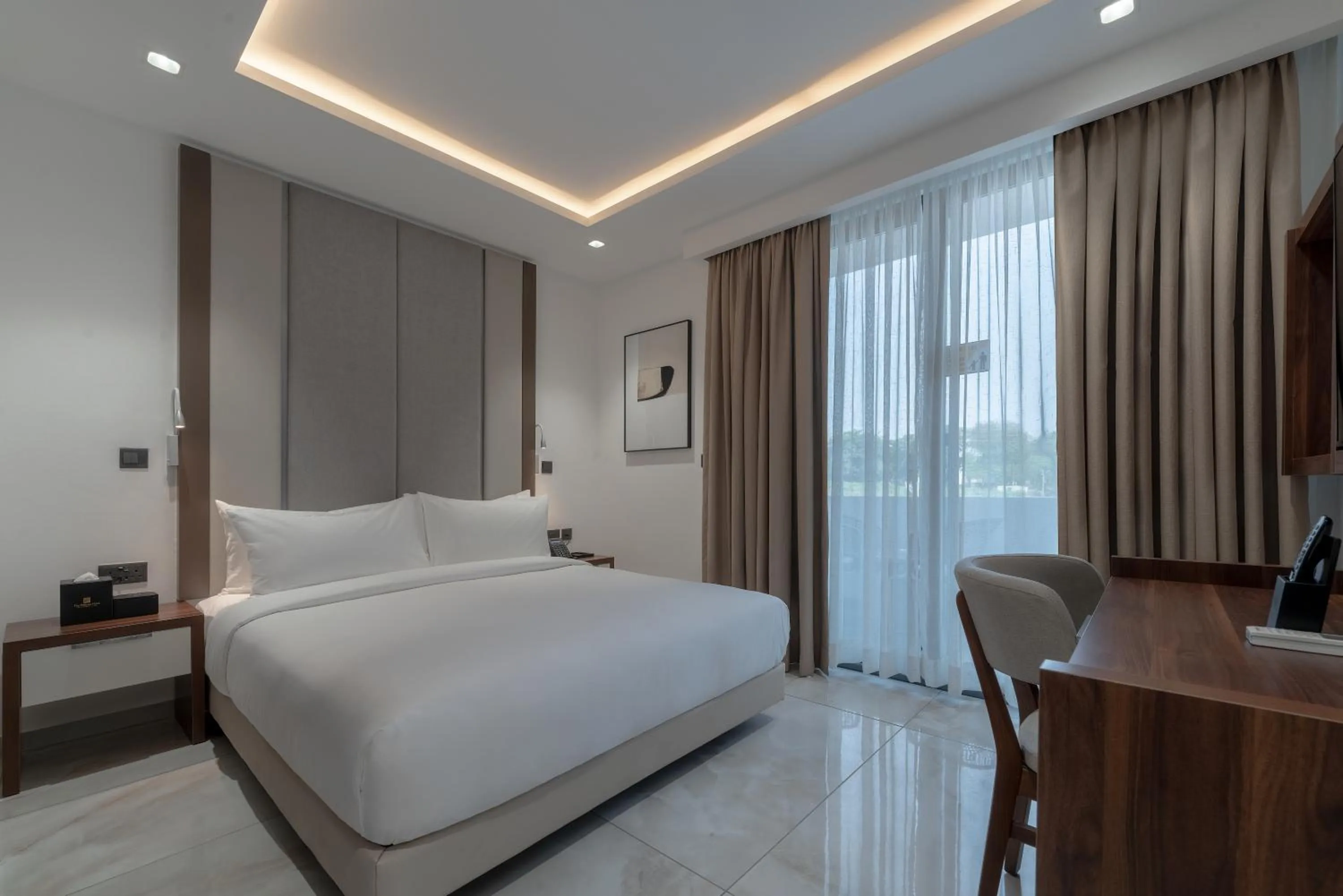 Bedroom, Bed in The Pelican Hotel Cantonments Accra