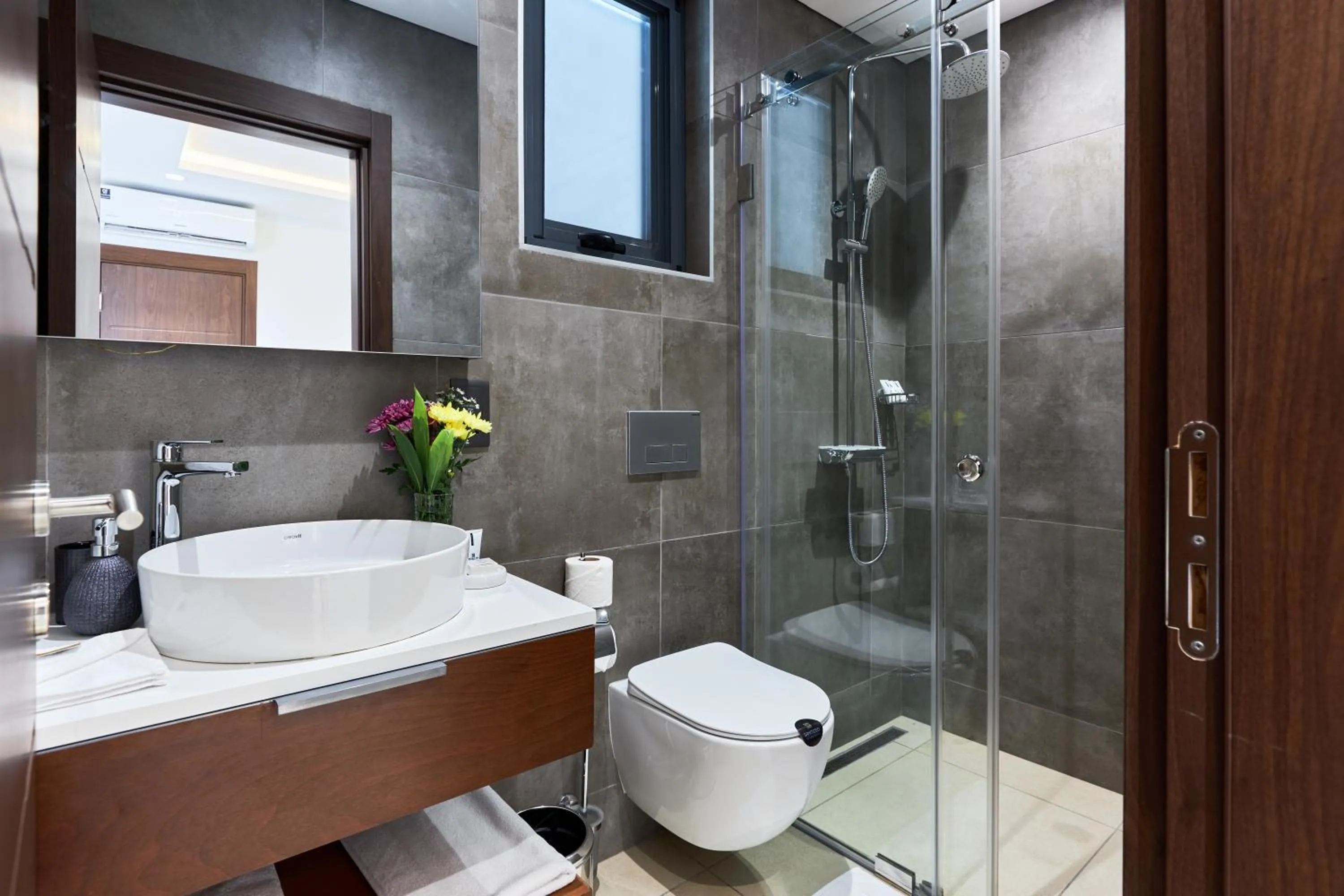 Bathroom in The Pelican Hotel Cantonments Accra