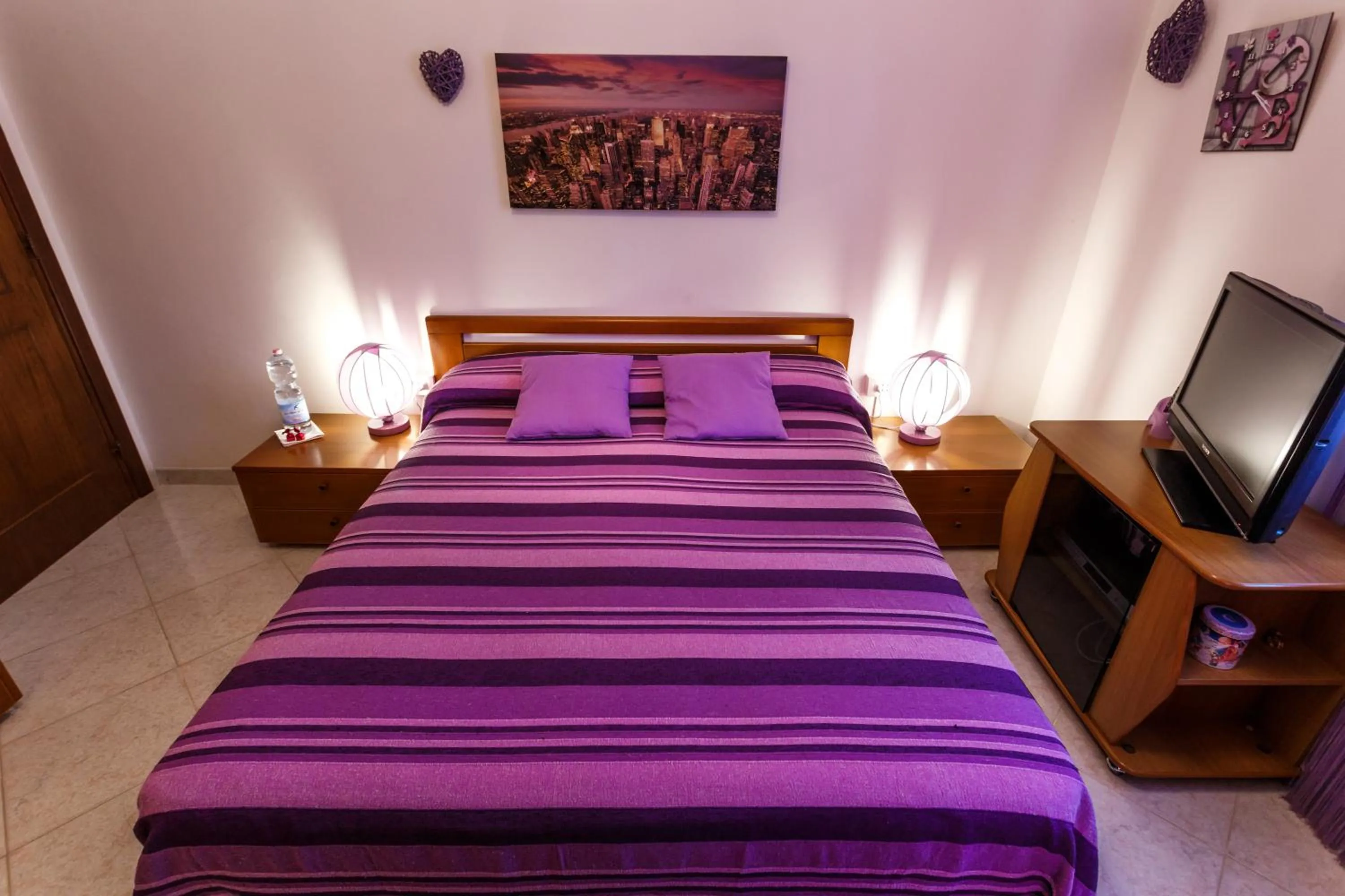 Property building, Bed in L'Aurora Viola