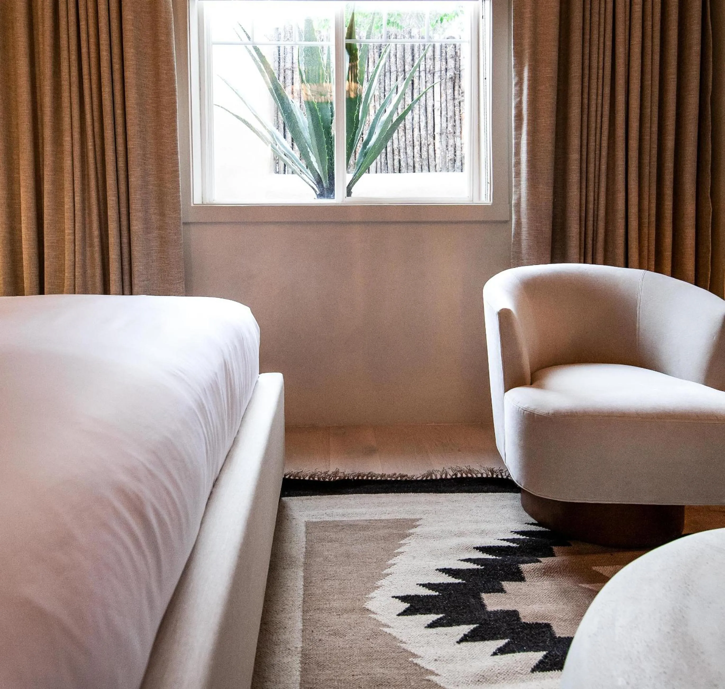 Bed in Palace Modern Hotel at the Plaza