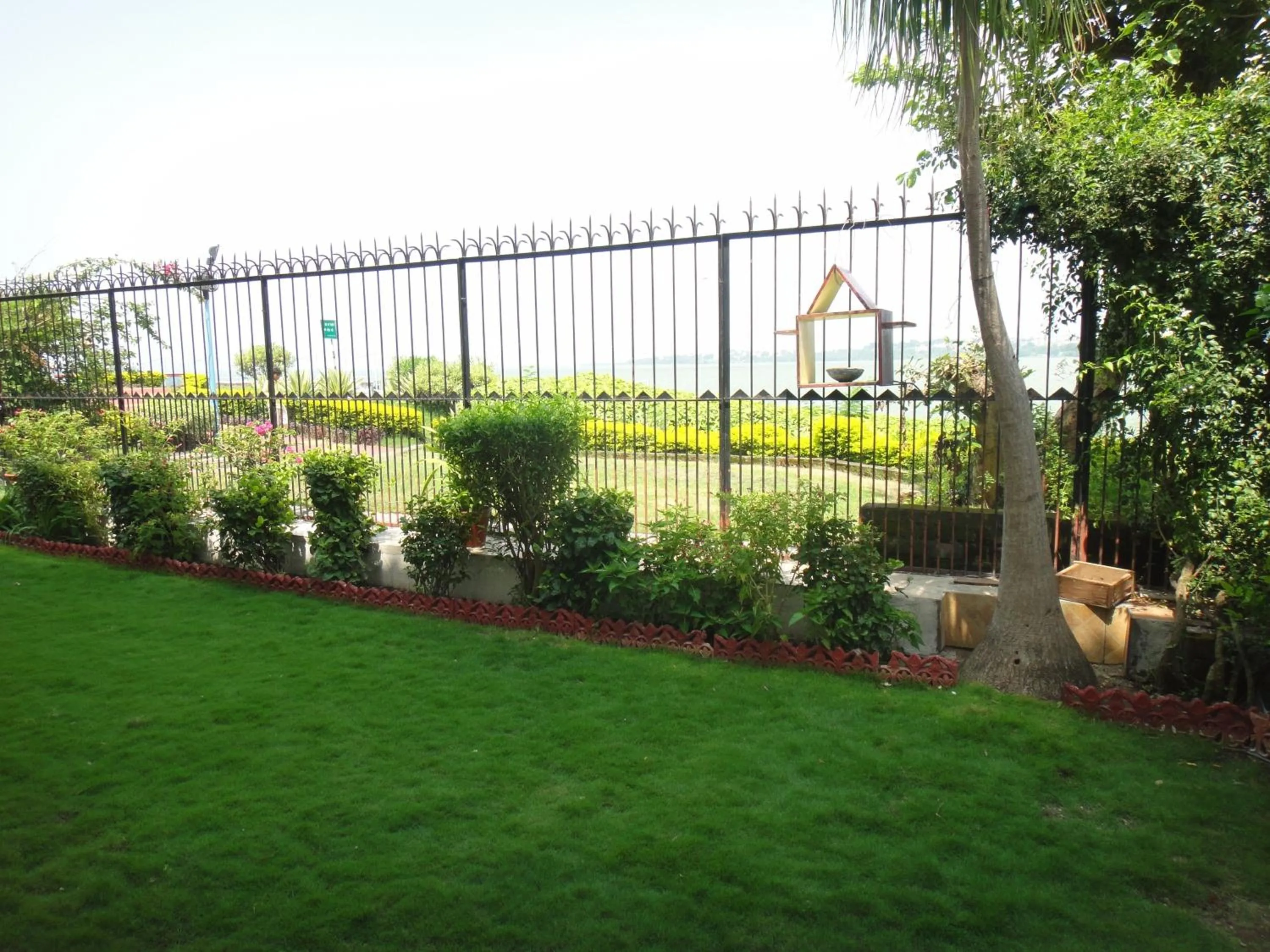 Garden view in Lago villa