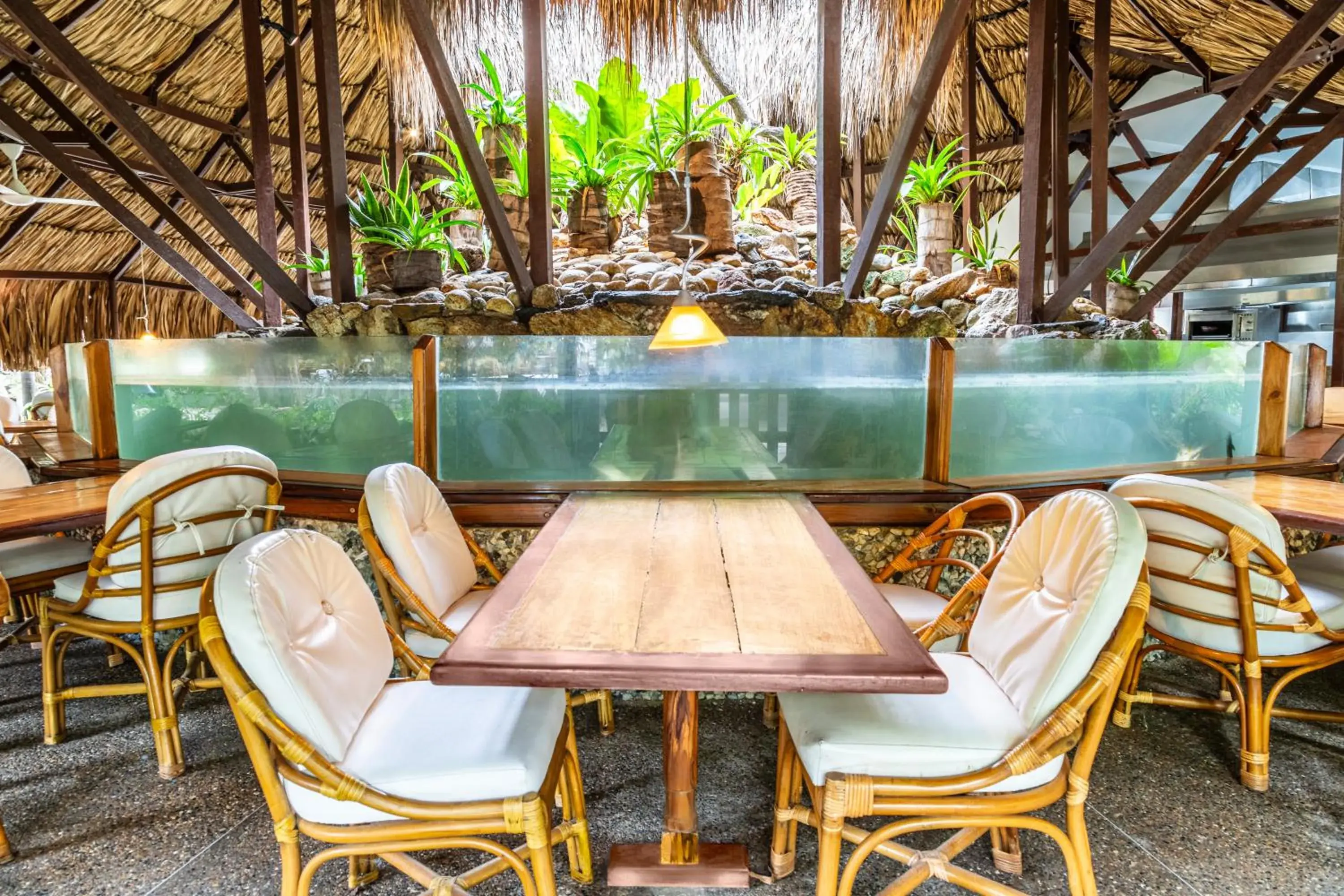 Restaurant/places to eat in Hotel Irotama Bungalows & Bohios Restaurant/places to eat in Hotel Irotama Bungalows & Bohios