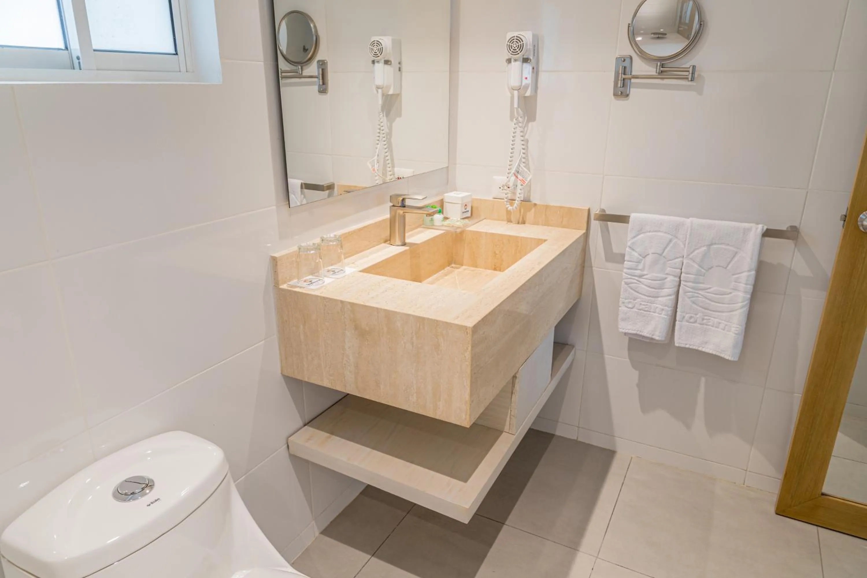 Shower in Hotel Irotama Bungalows & Bohios