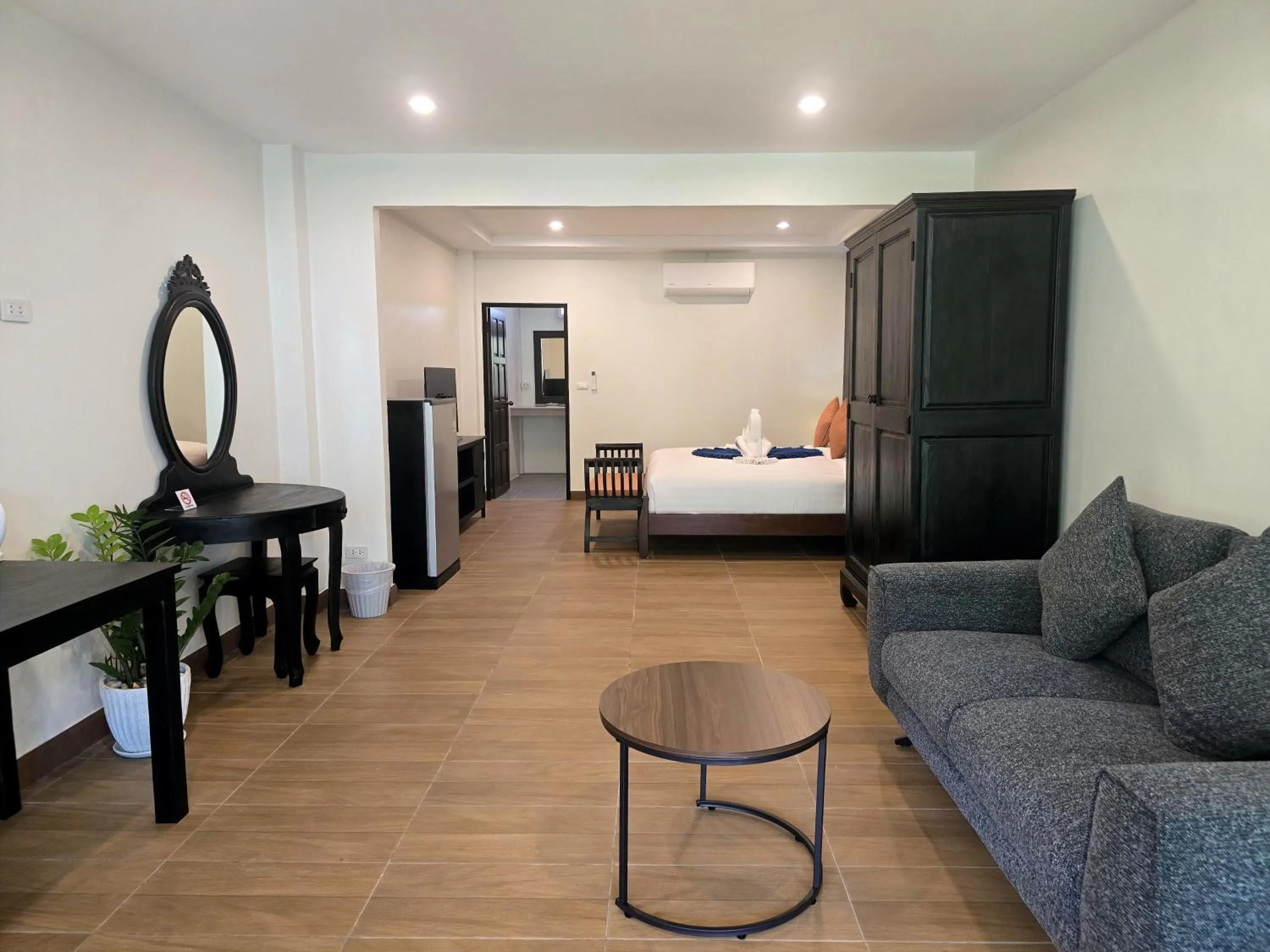 Living room, Bed in Blue Palm Residence Kata