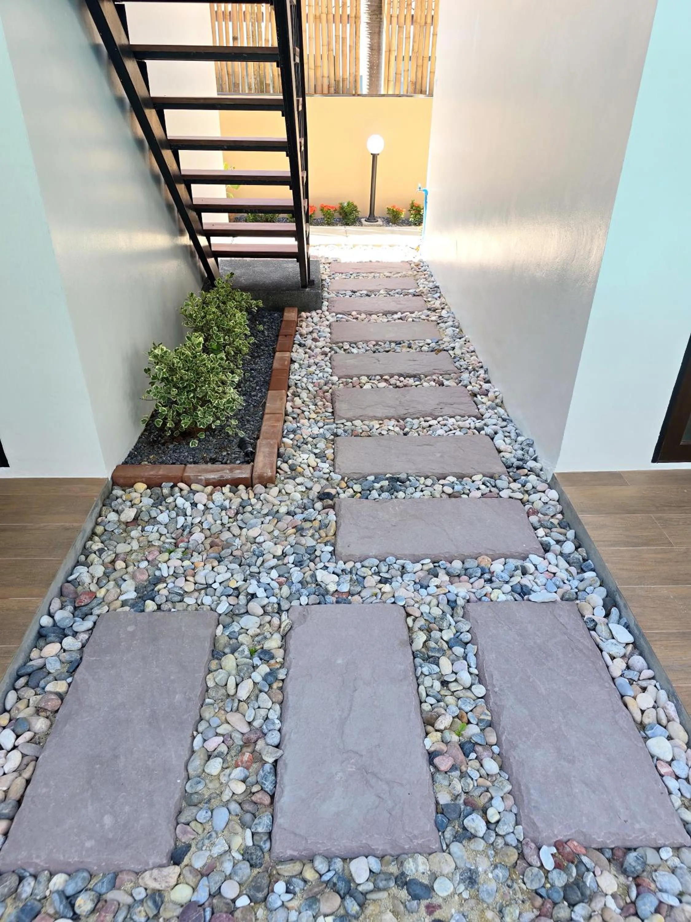 Day in Blue Palm Residence Kata