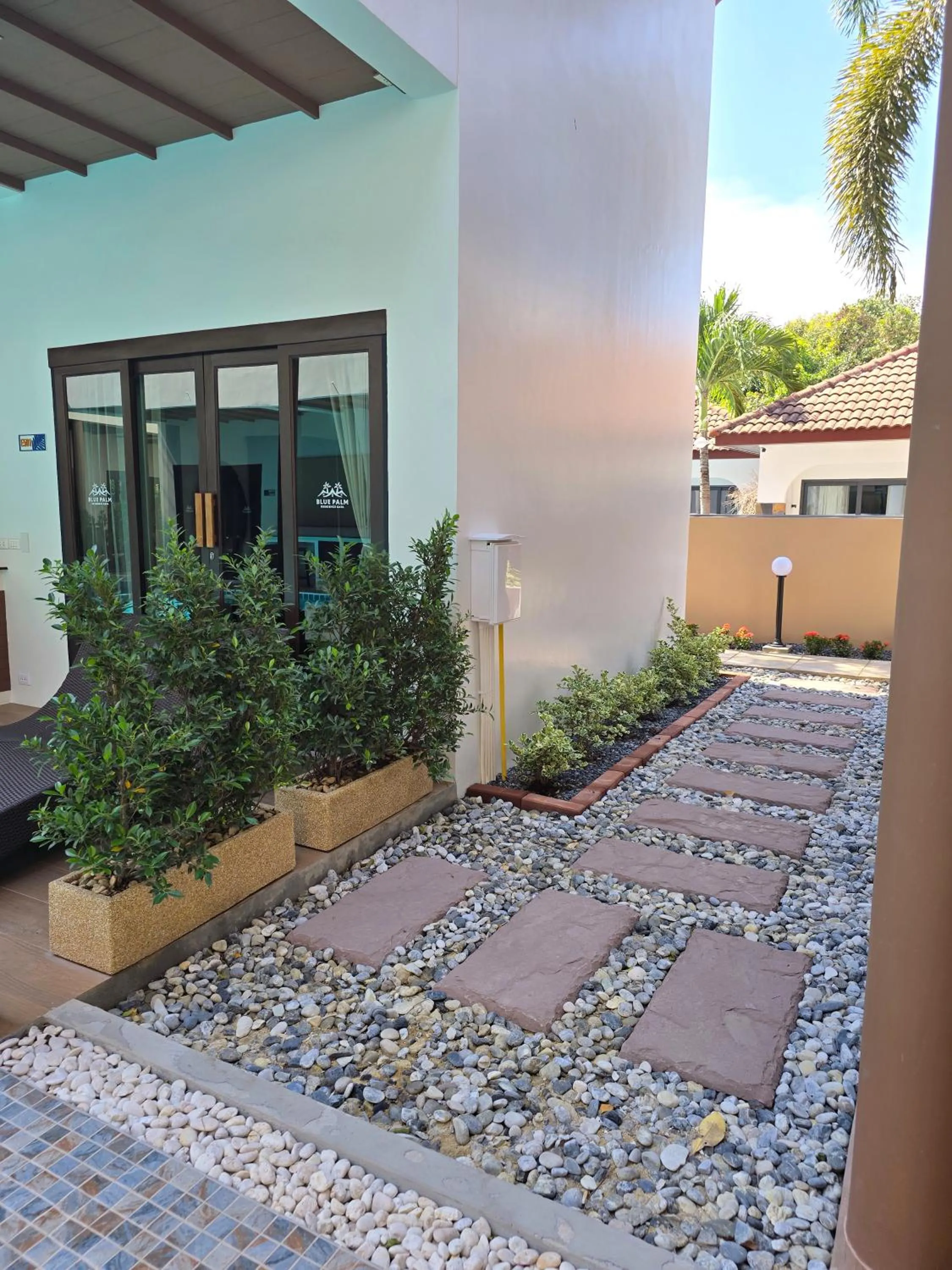 Garden in Blue Palm Residence Kata