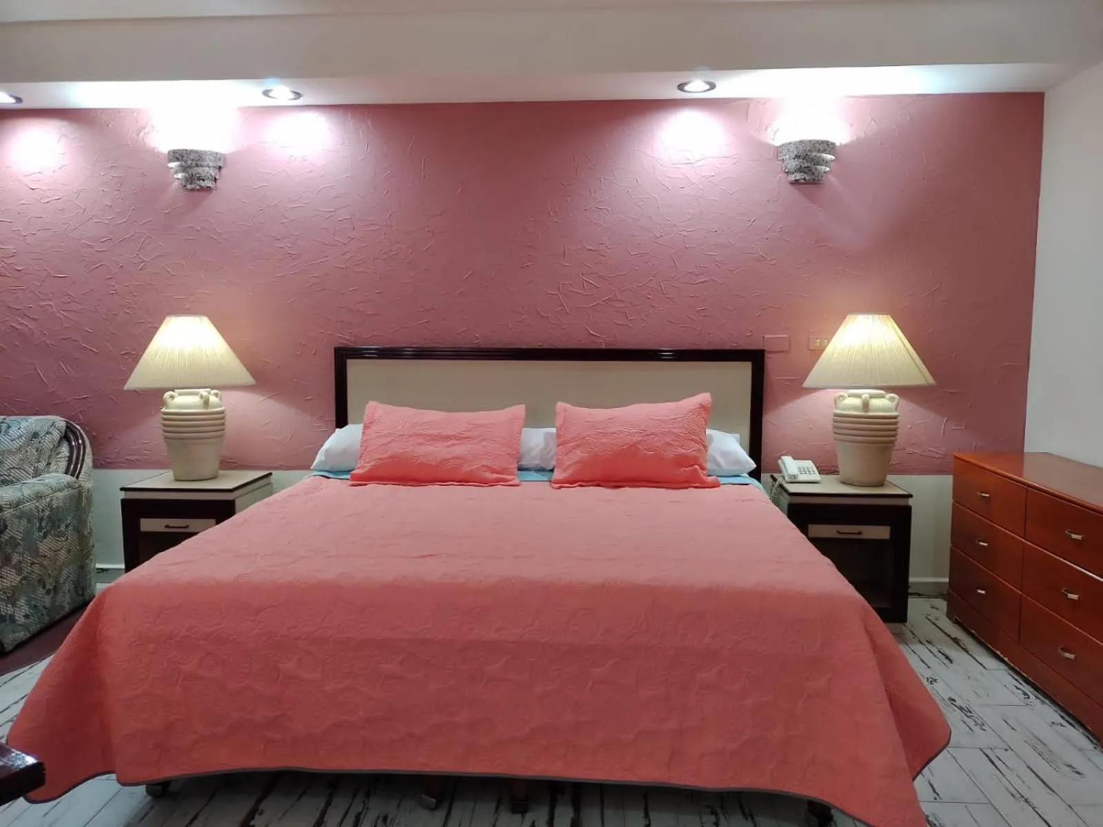 Bed in Hotel Tamazunchale