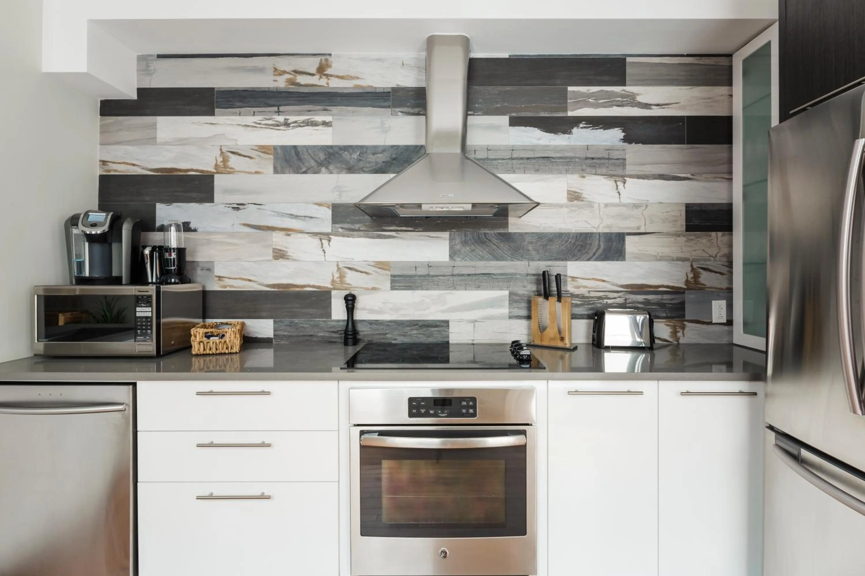 Kitchen or kitchenette in MTLVacationRentals - The FabFour