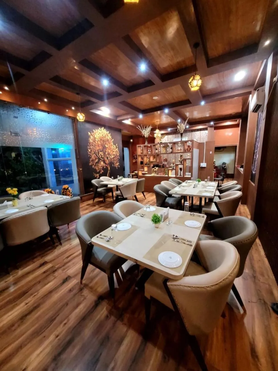 Restaurant/places to eat in Vila's Club Resort