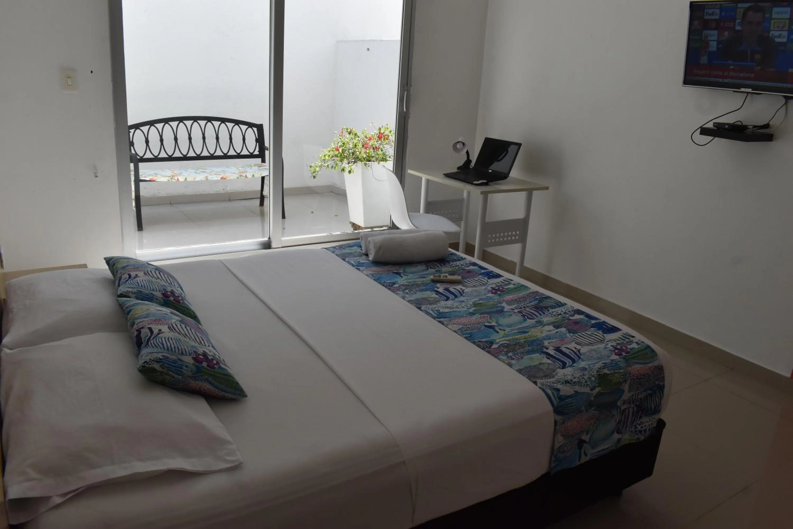 TV and multimedia, Bed in Color House Santa Marta