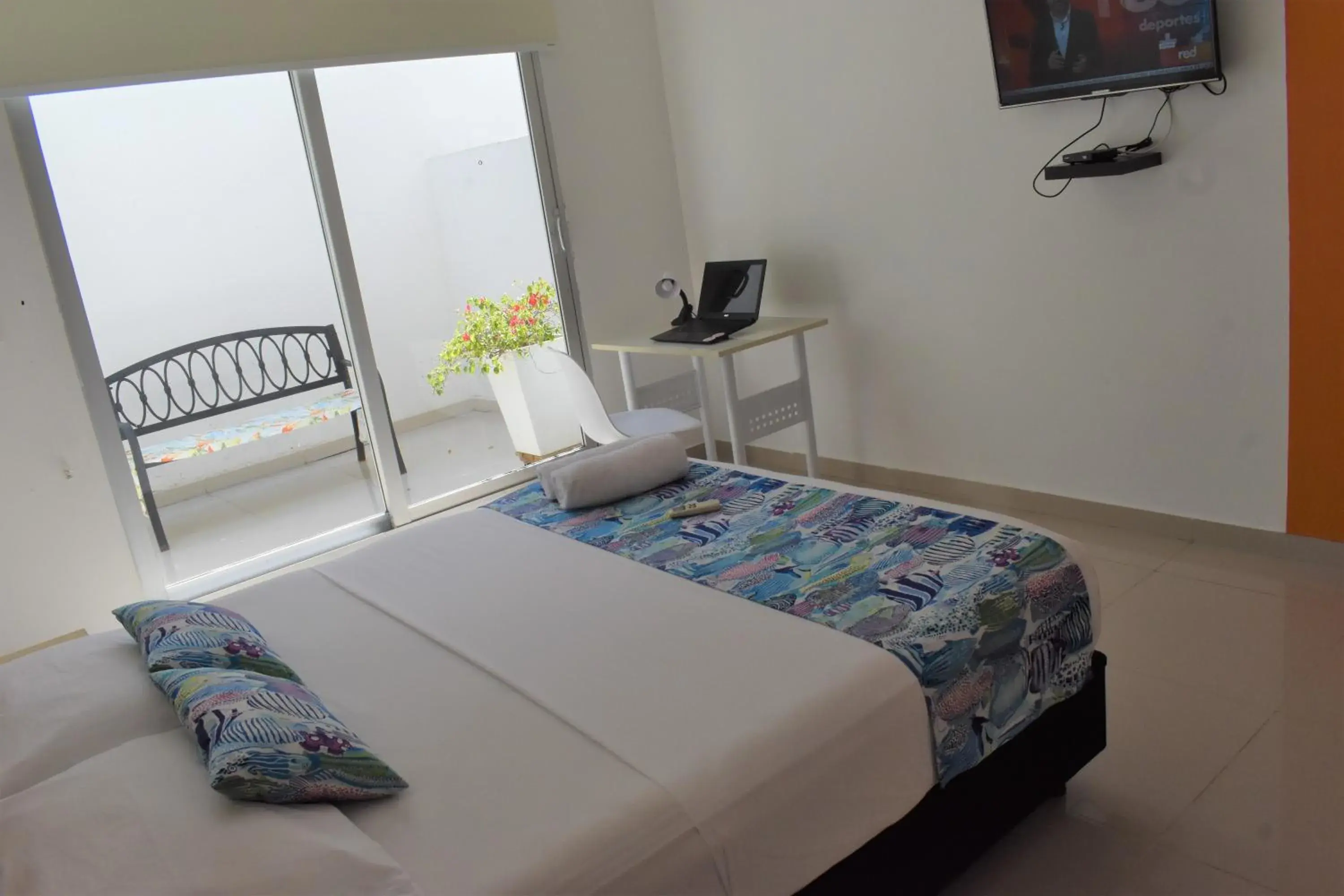 Double Room with Terrace in Color House Santa Marta Double Room with Terrace in Color House Santa Marta