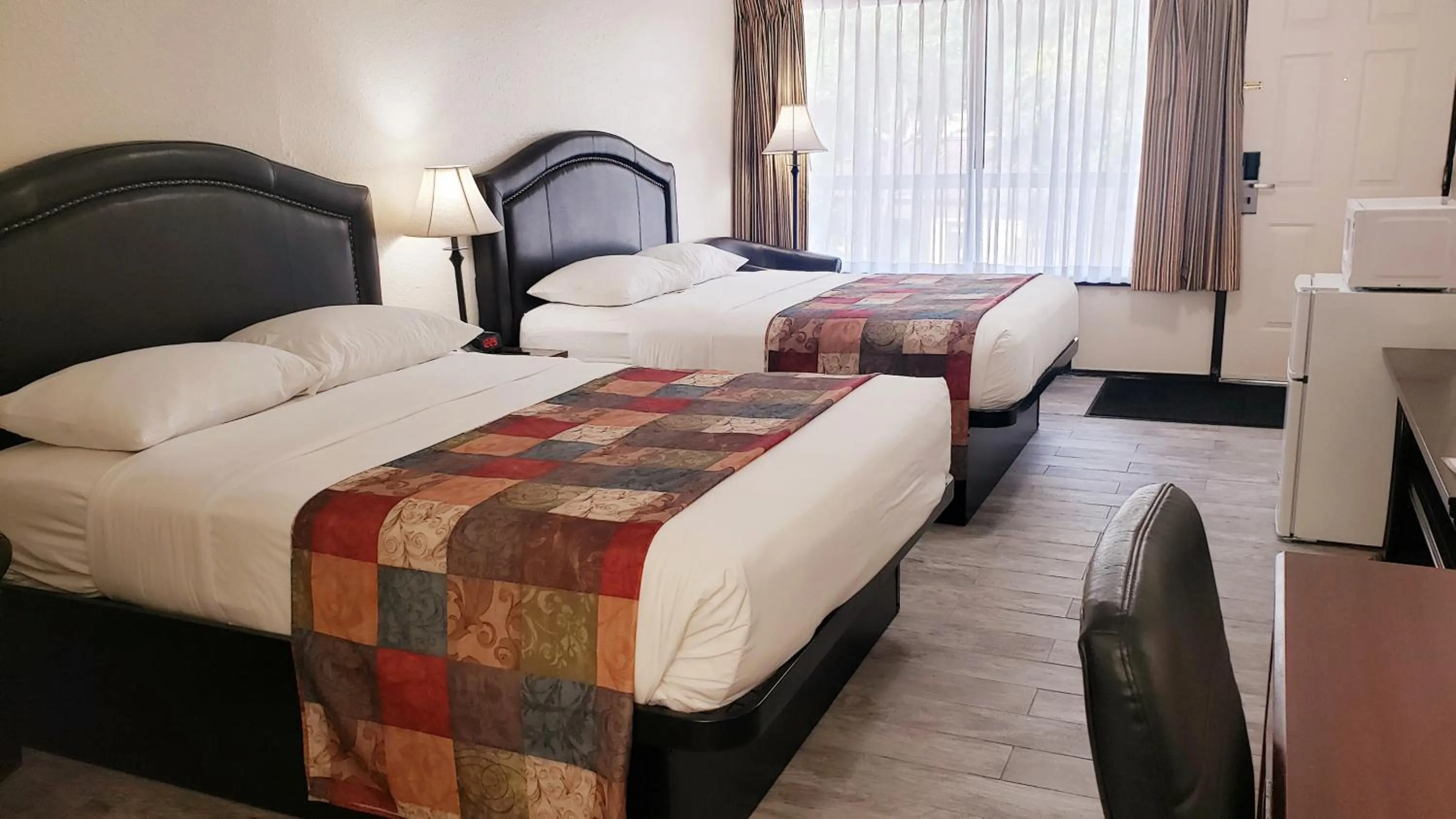 Photo of the whole room, Bed in Simple Rewards Inn