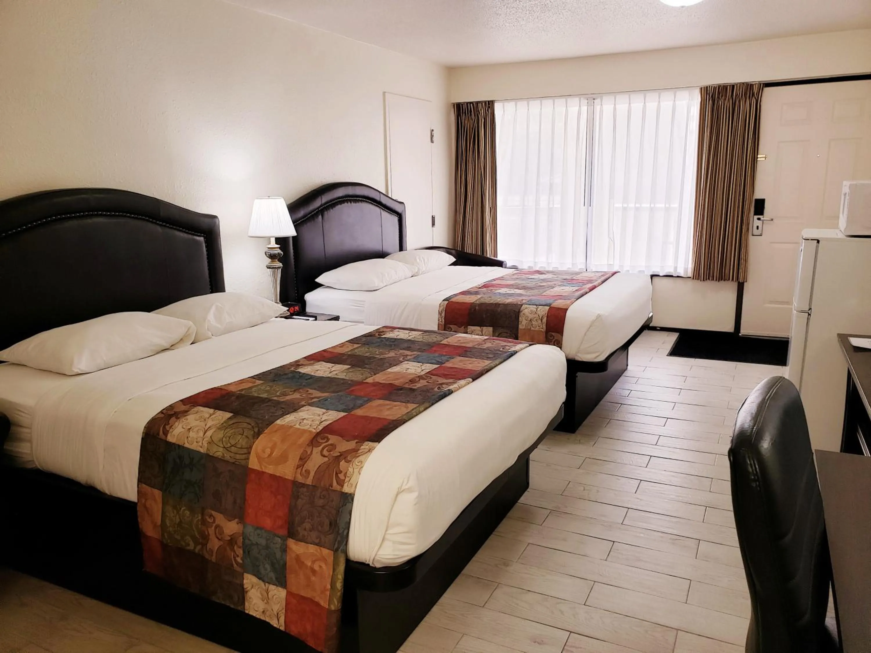 Photo of the whole room, Bed in Simple Rewards Inn