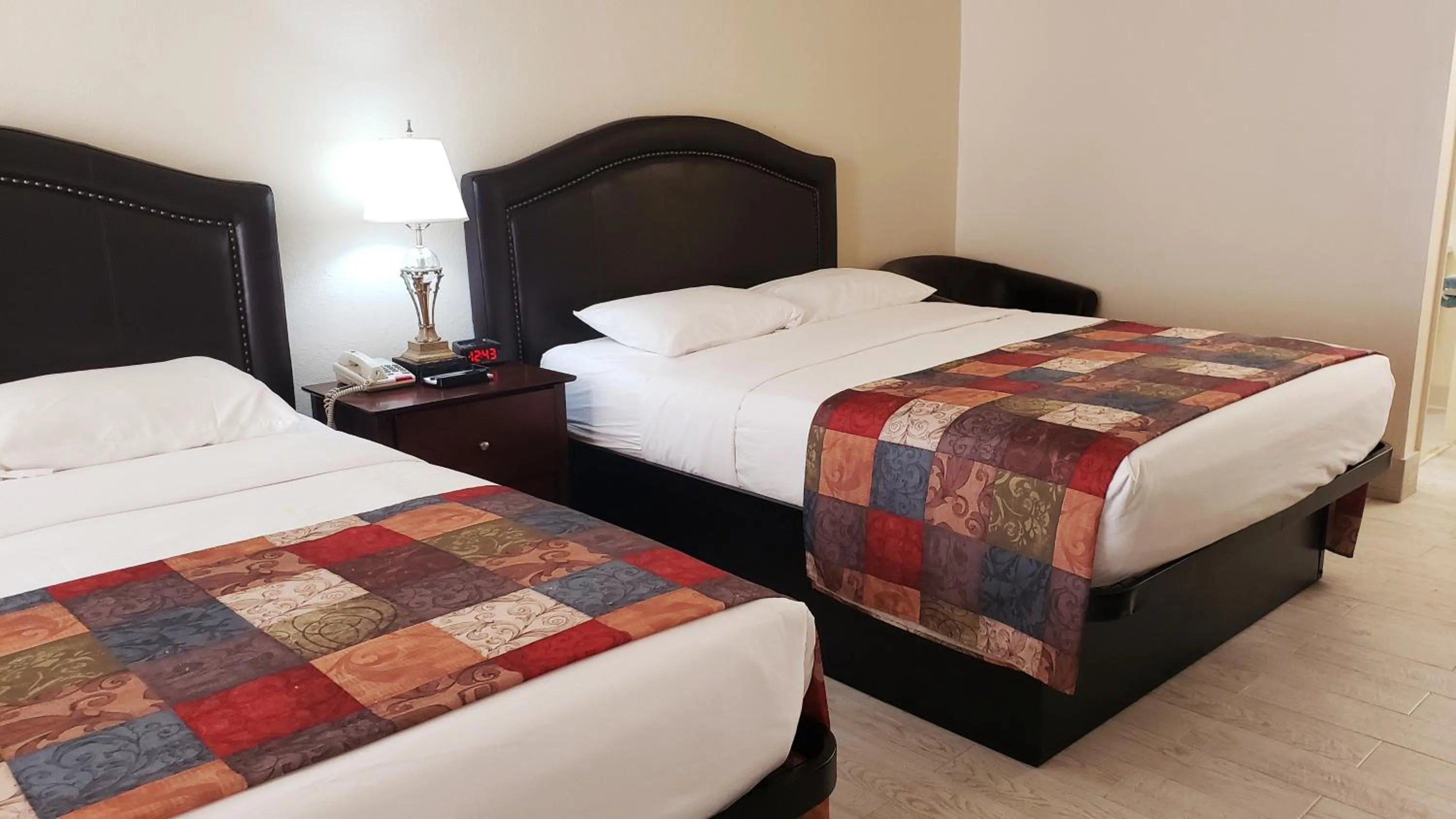 Photo of the whole room, Bed in Simple Rewards Inn