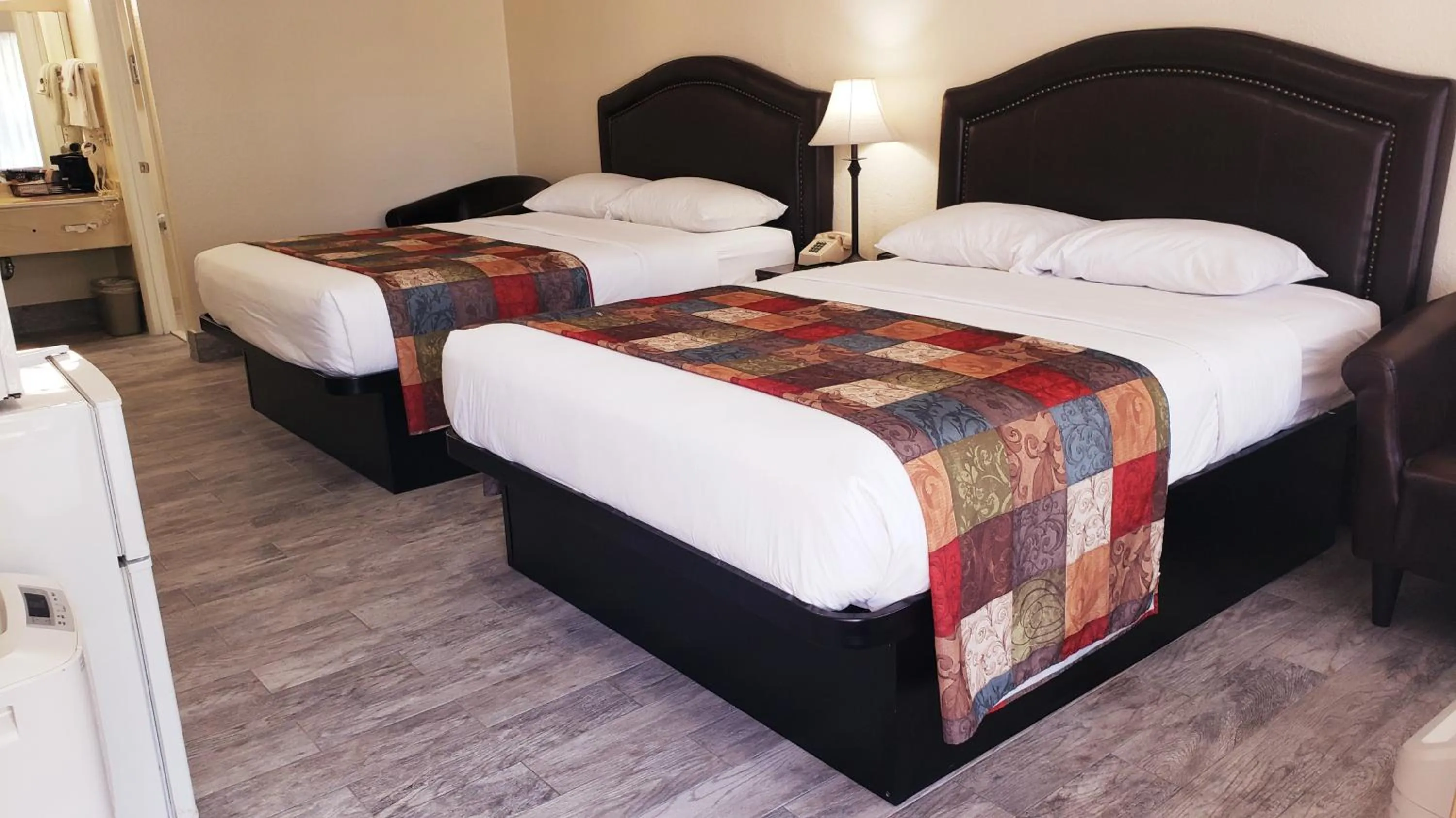 Photo of the whole room, Bed in Simple Rewards Inn