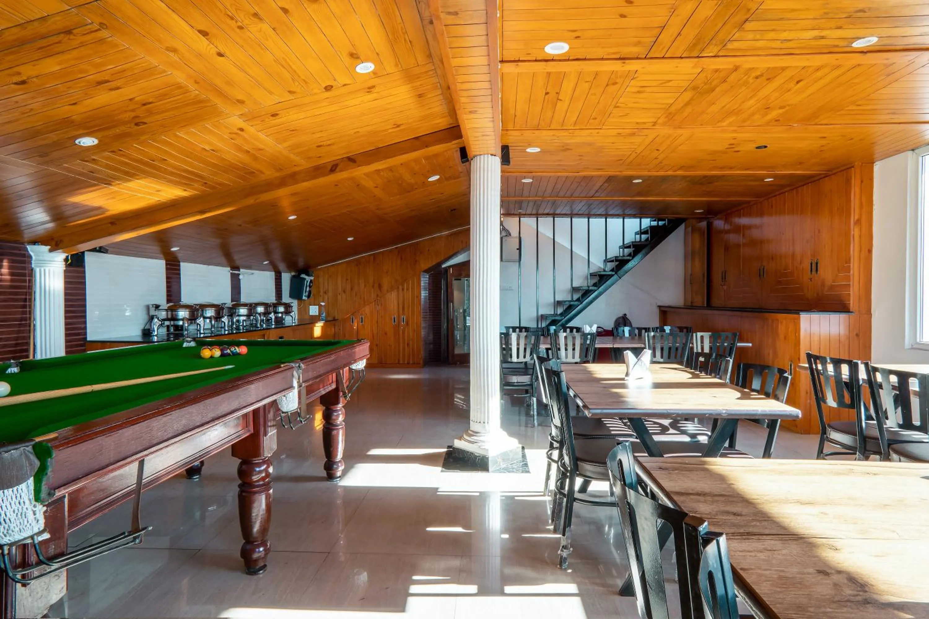 Restaurant/places to eat in Windsor the mall