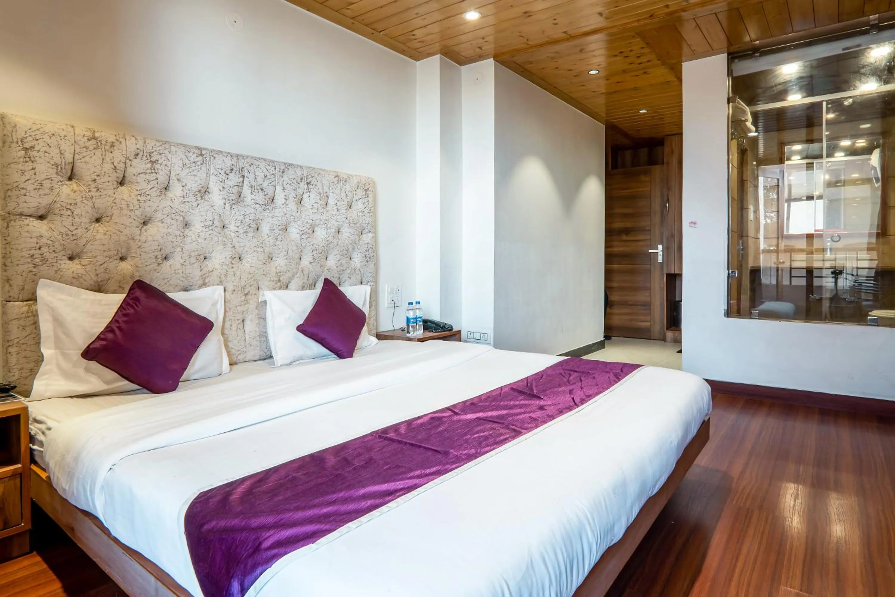 Bed in Windsor the mall