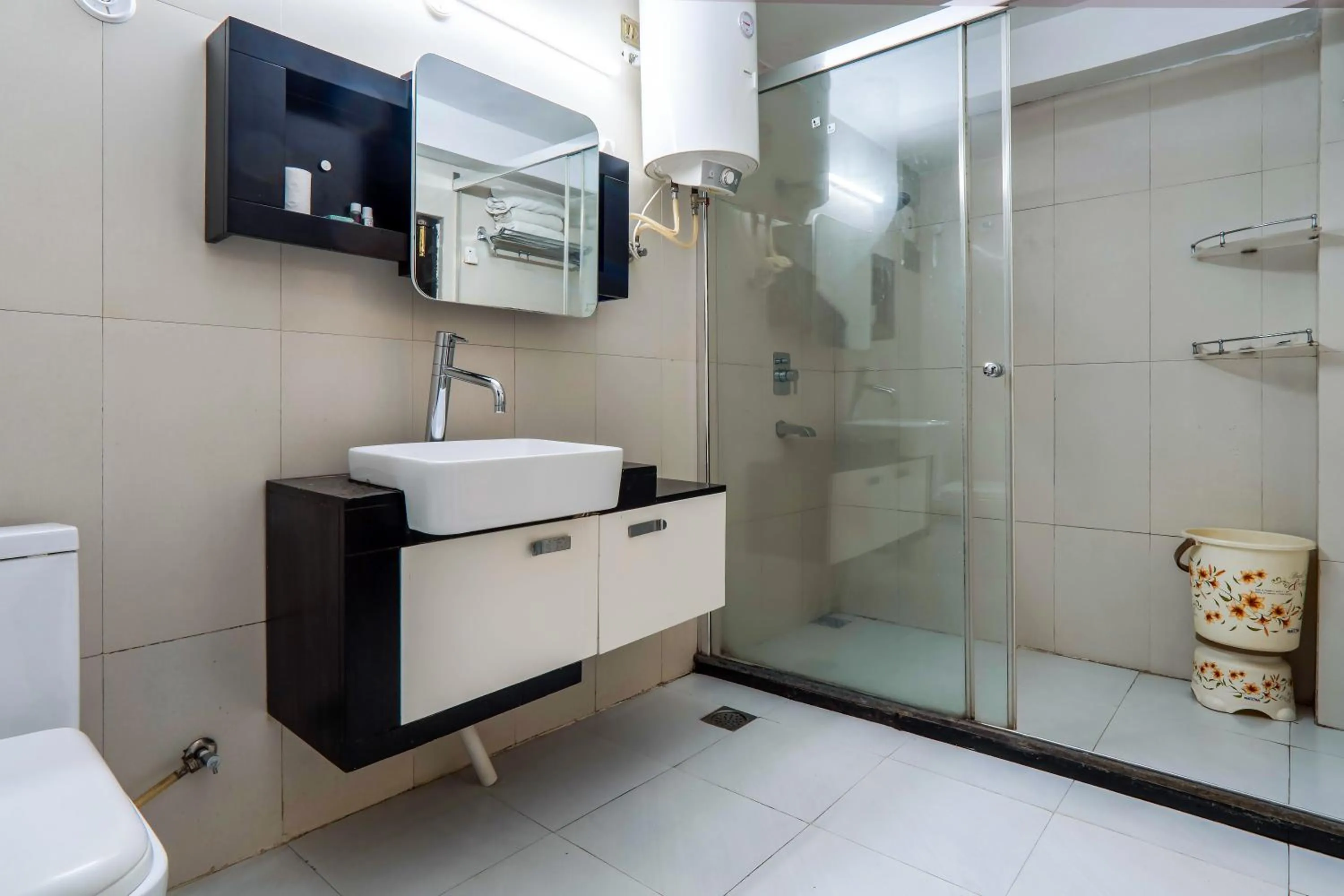 Shower in Windsor the mall