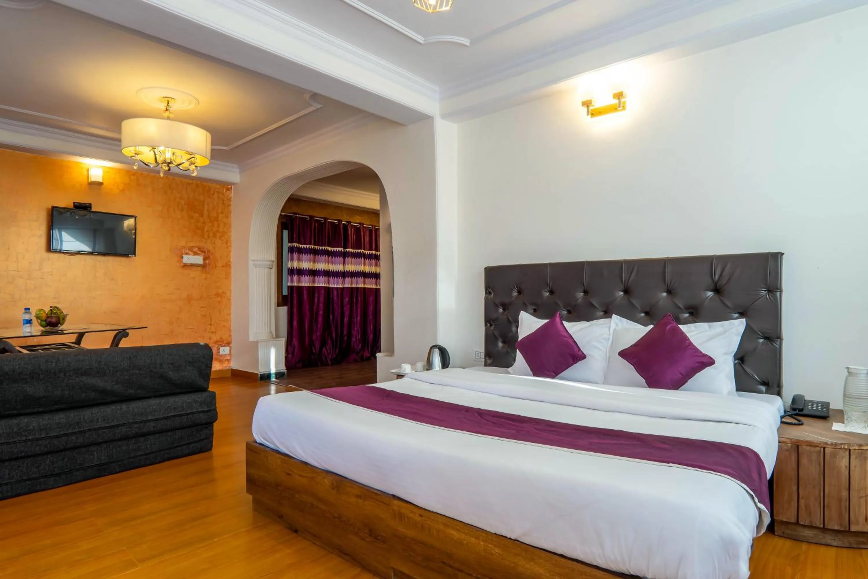 Bedroom, Bed in Windsor the mall