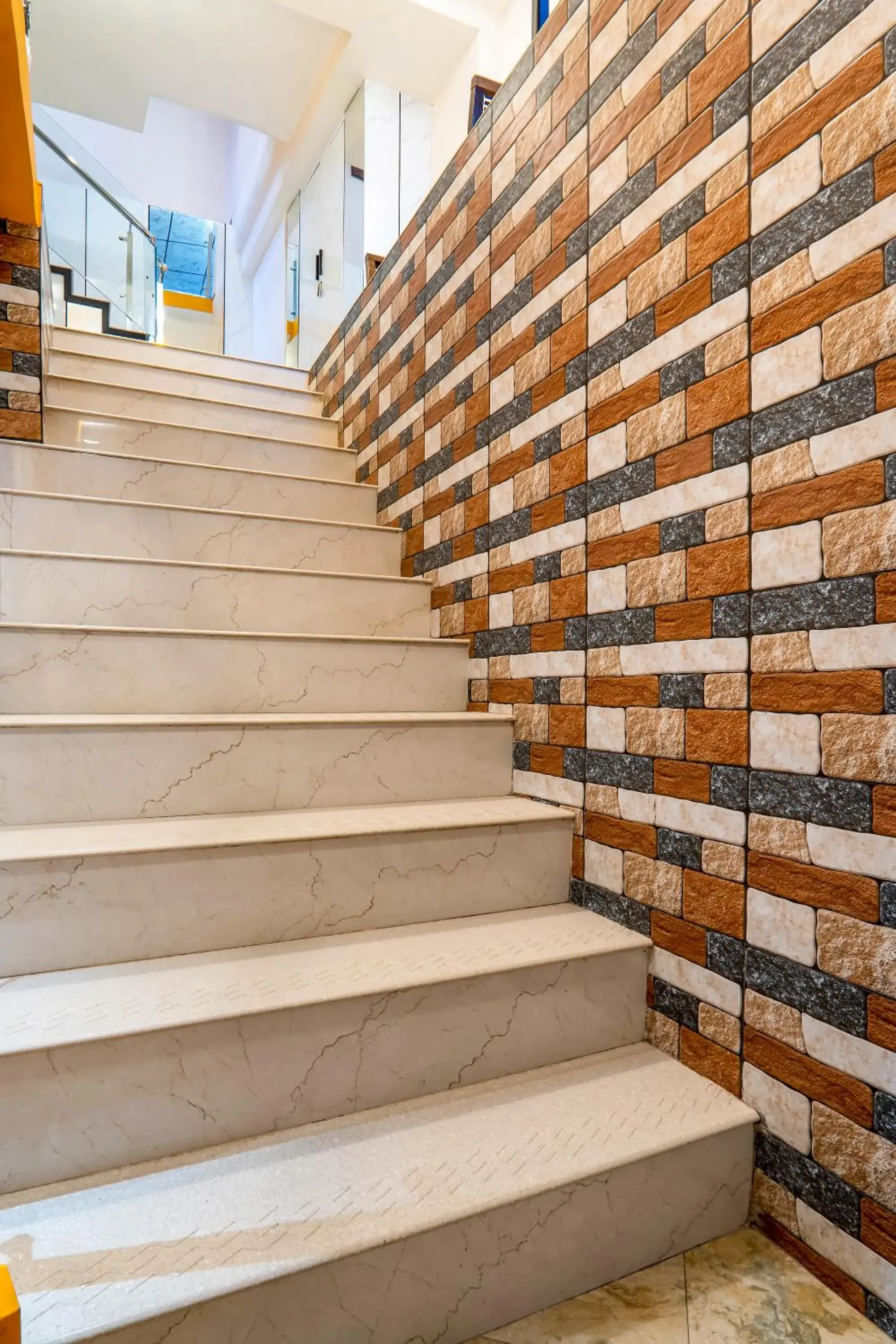 Property building in Windsor the mall Property building in Windsor the mall