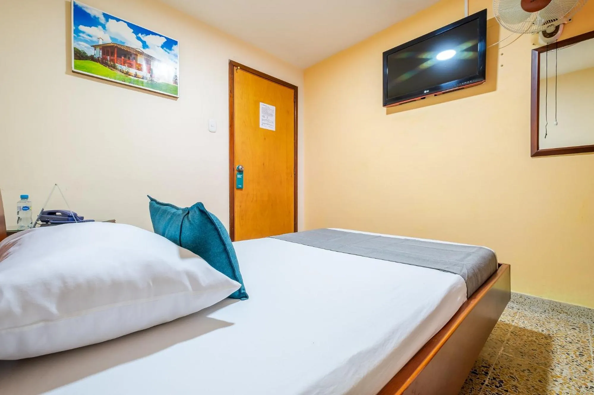 Bed in Hotel Almirante