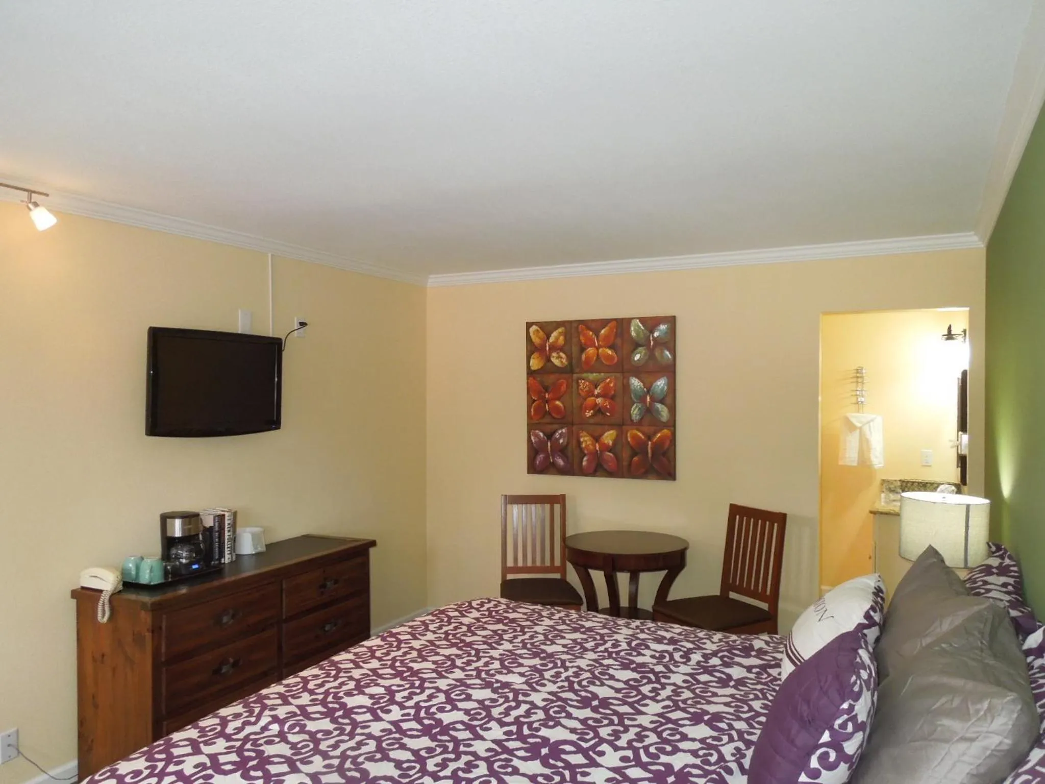 Bed in Tea Garden Lodge