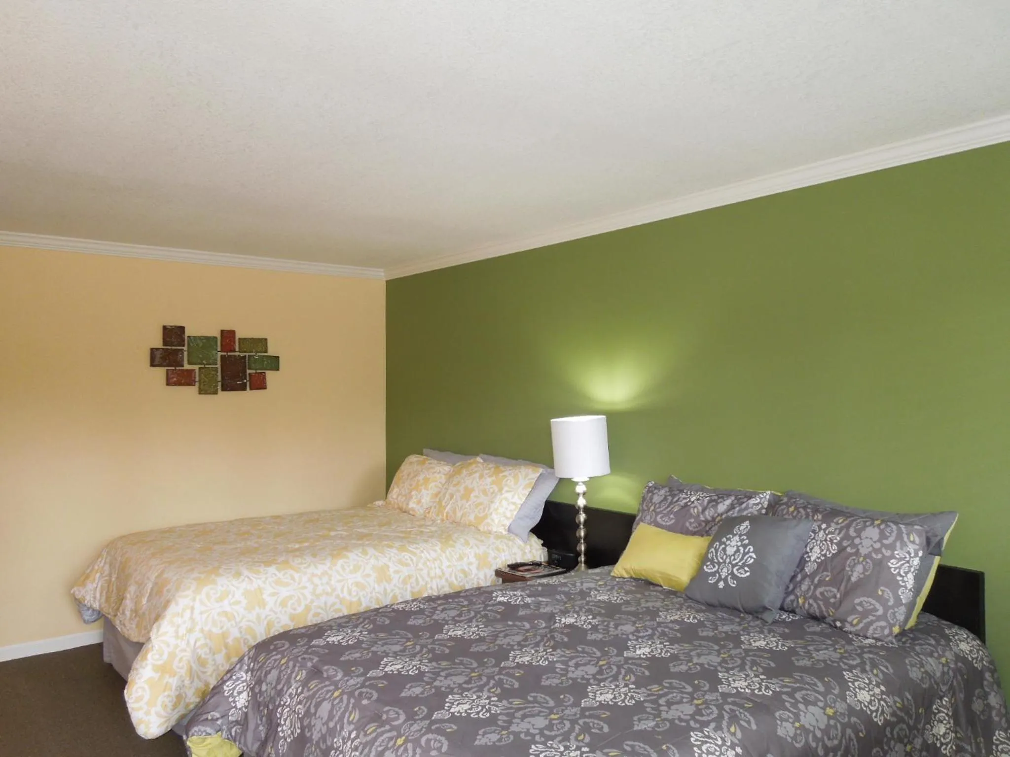 Bed in Tea Garden Lodge