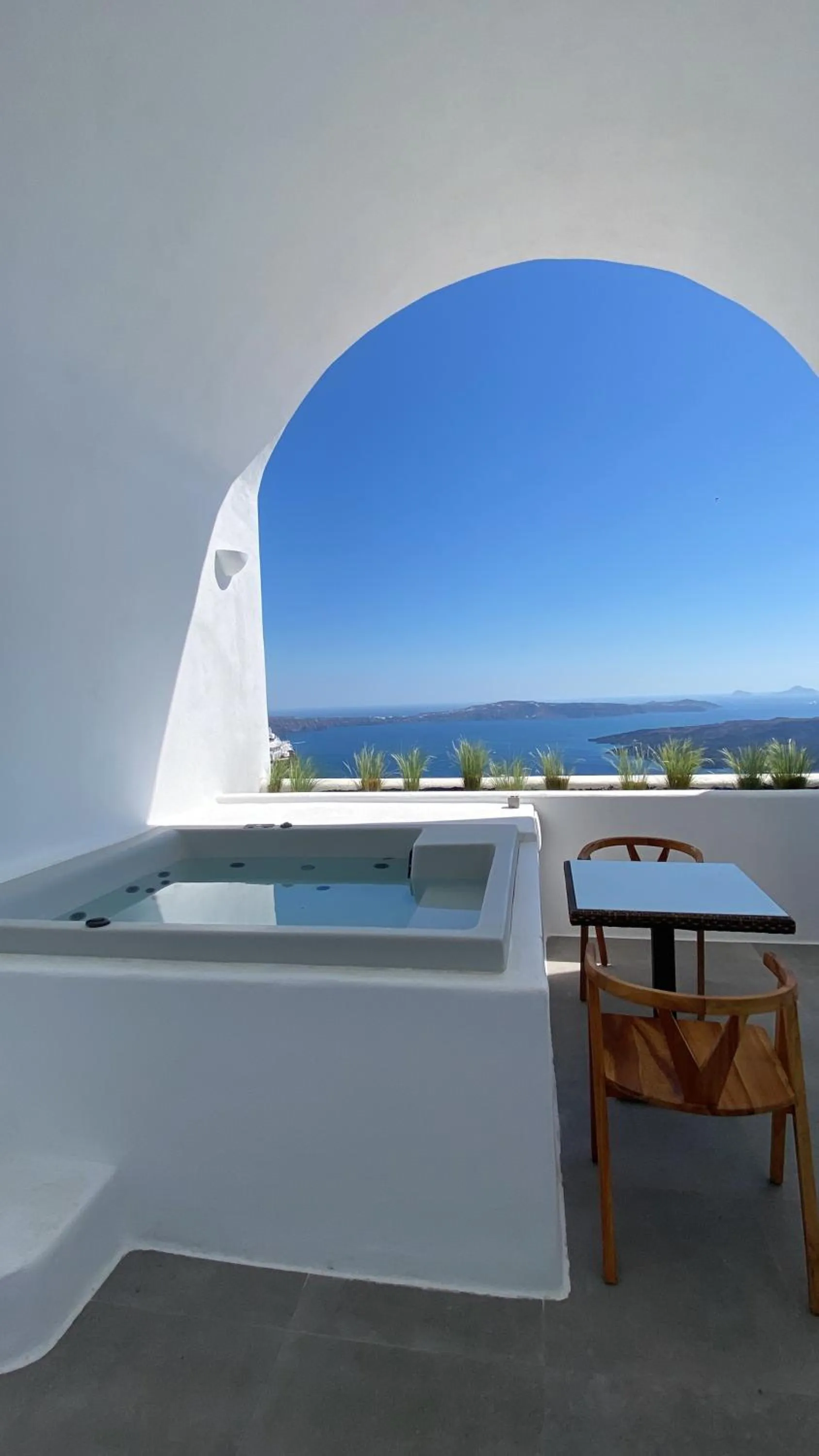 Hot Tub in Nomikos Villas