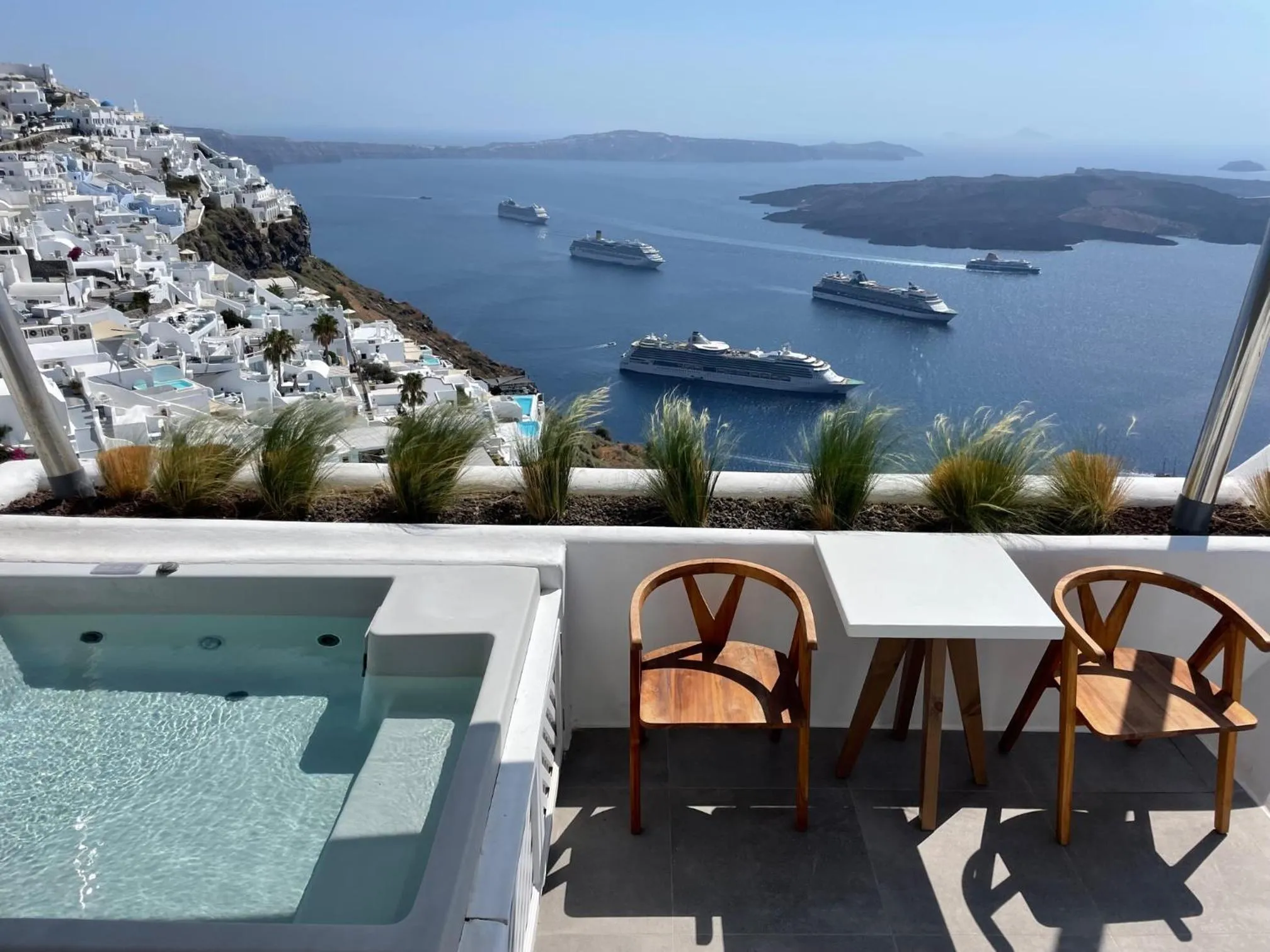 Hot Tub in Nomikos Villas