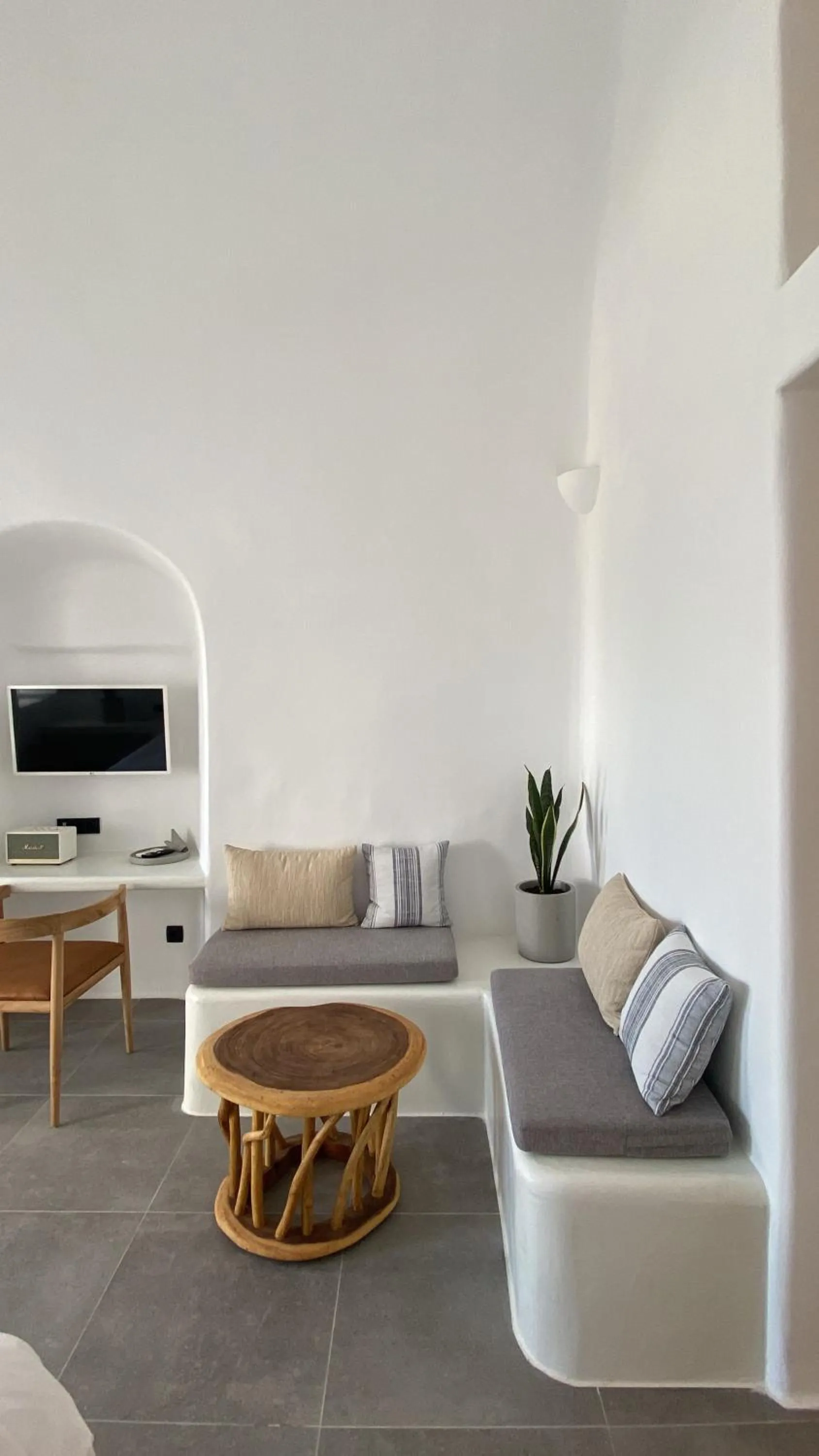 Living room in Nomikos Villas