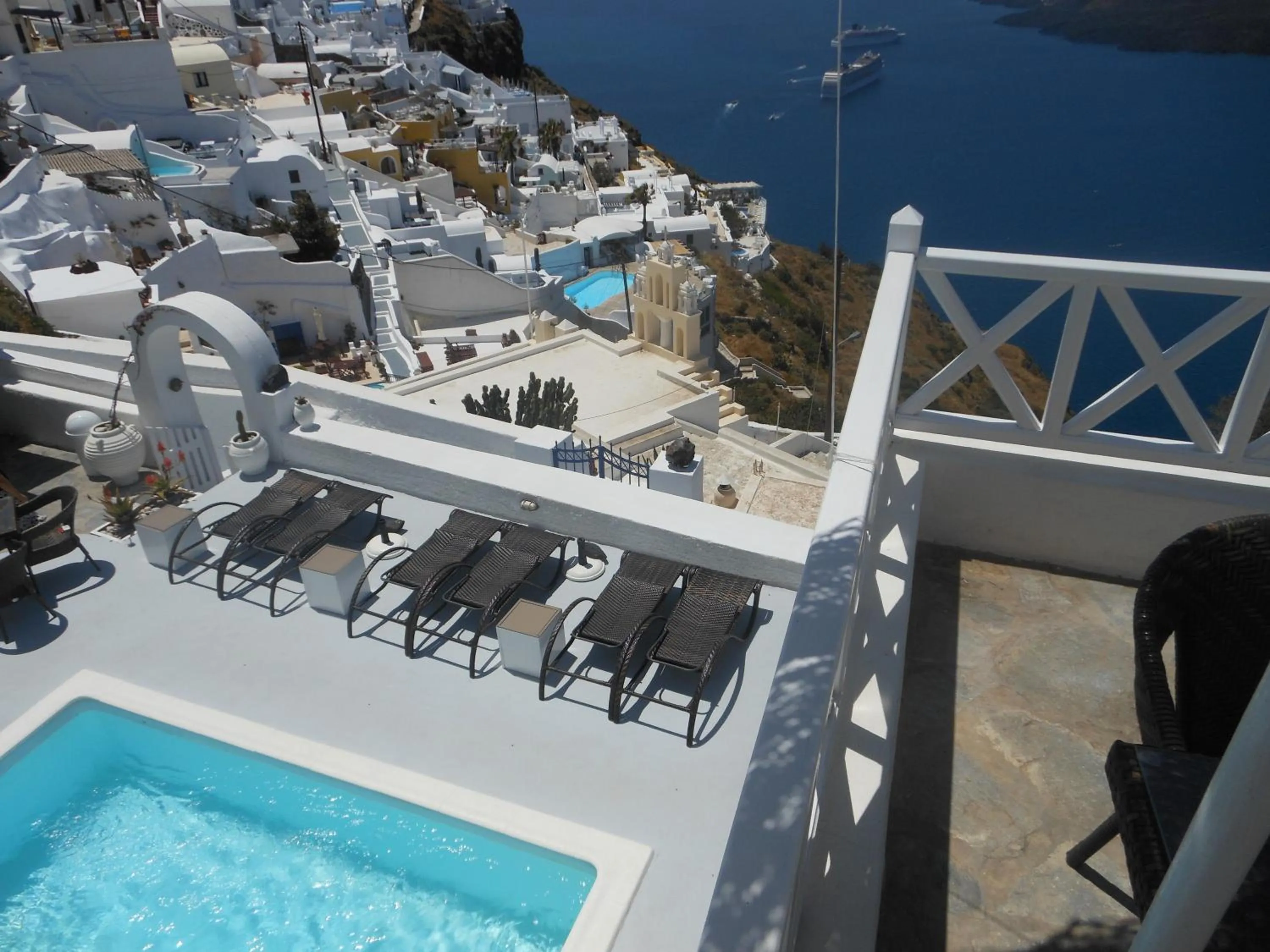 Balcony/Terrace in Nomikos Villas