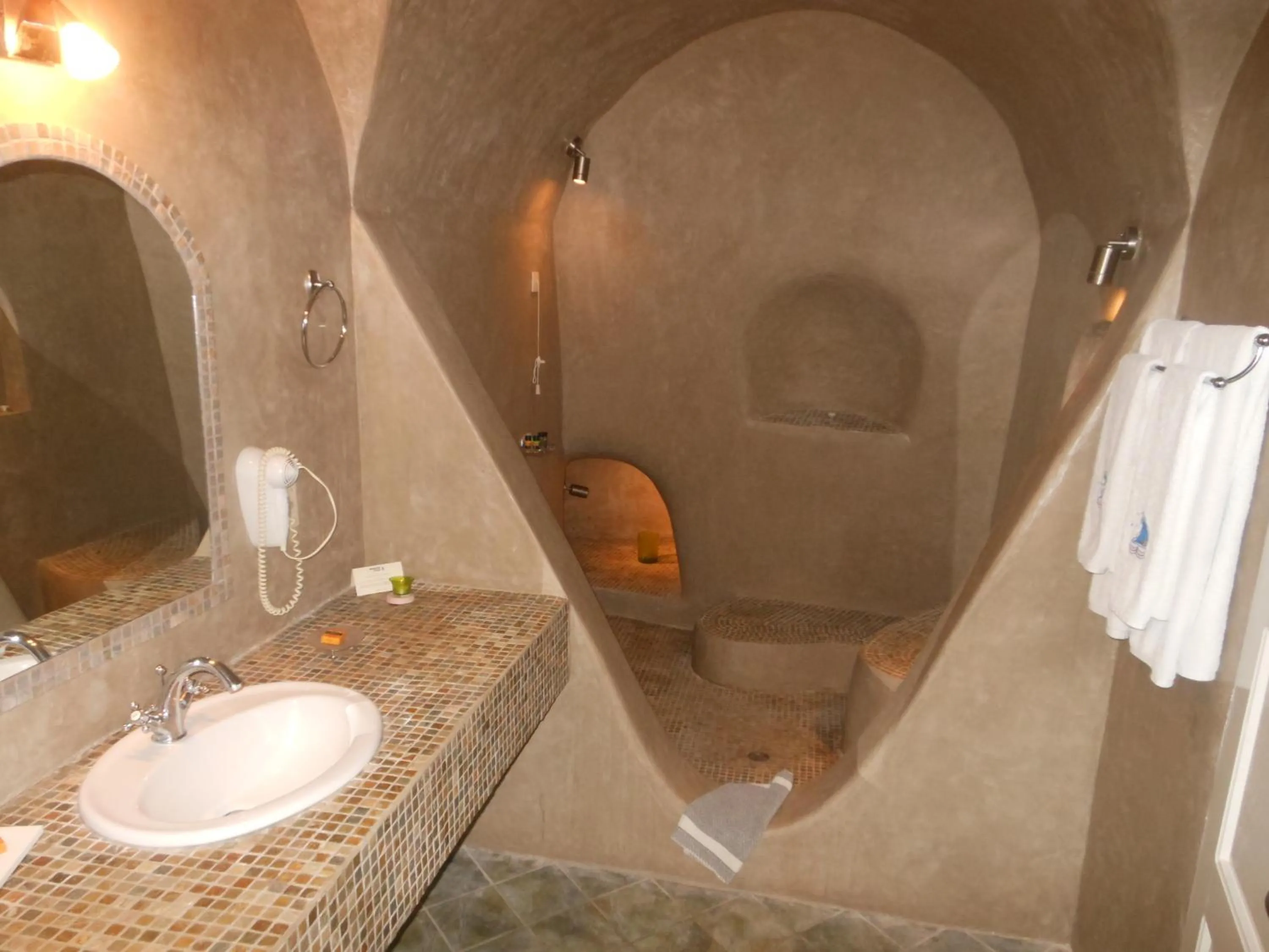 Bathroom in Nomikos Villas